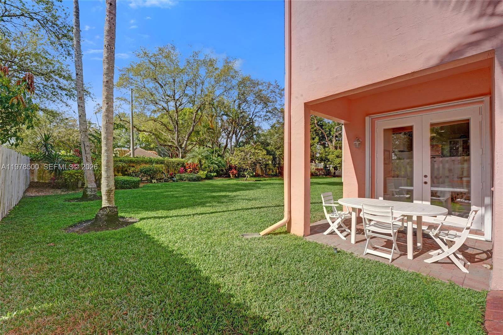 WINDSOR PALMS - Residential