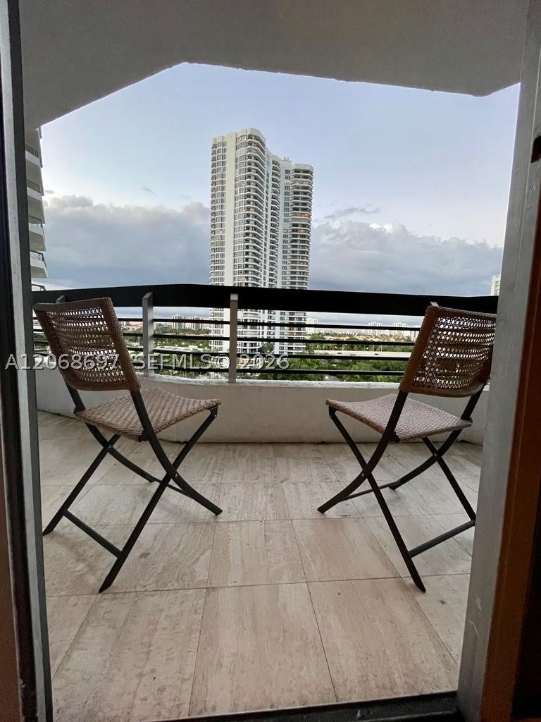3600 Mystic Pointe Dr