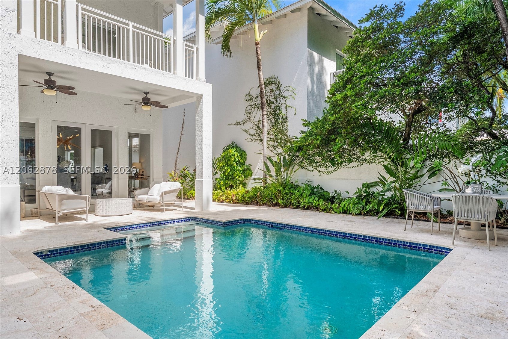 6 Coconut Ln