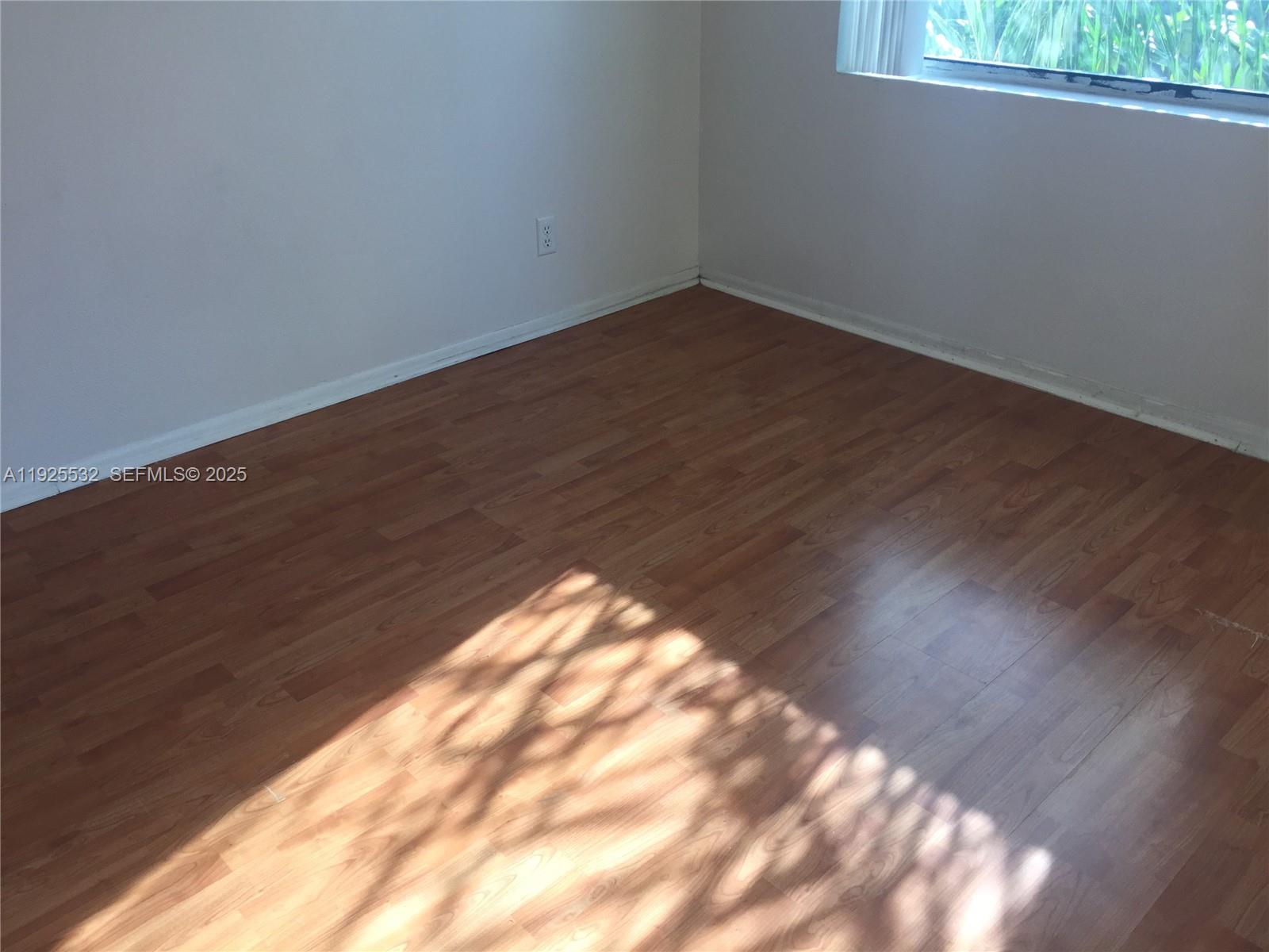 SUMMERBREEZE CONDO - Residential Lease