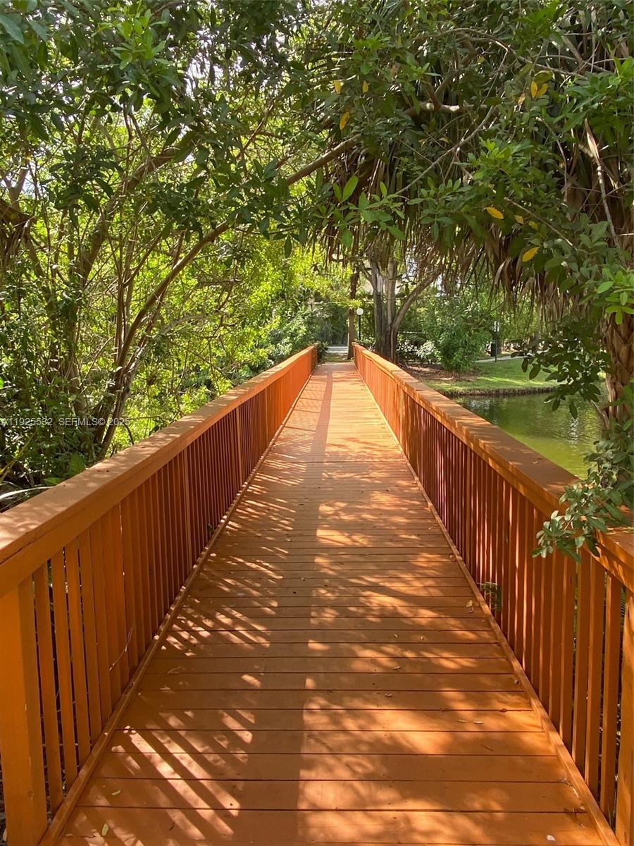 SUMMERBREEZE CONDO - Residential Lease