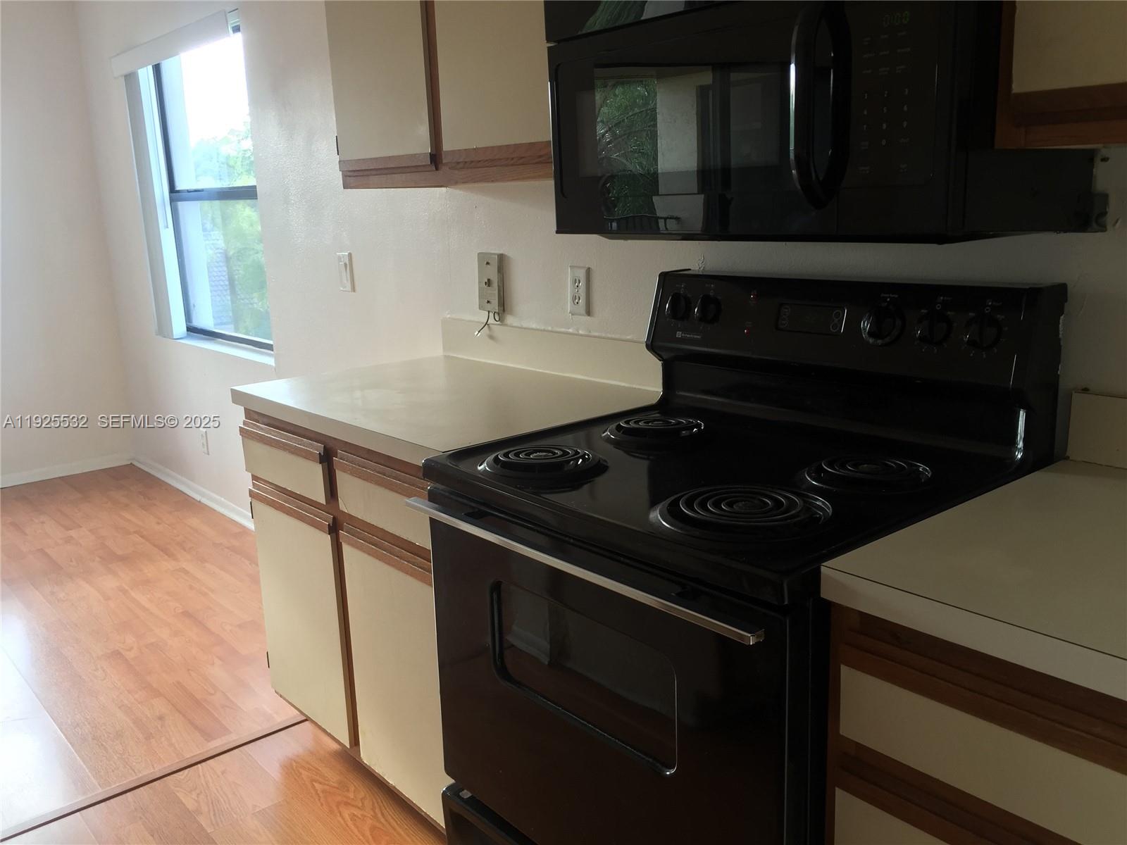 SUMMERBREEZE CONDO - Residential Lease