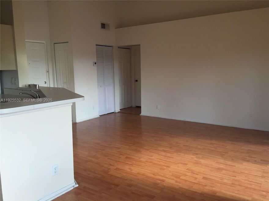 This well-maintained unit features:
• No carpeting throughout
• In-unit washer and dryer
• Water included in the rent

The community offers excellent amenities, including:
• Swimming pool
• Fitness center
• Racquetball and basketball courts

Conveniently located on Nob Hill Road, just south of Oakland Park Boulevard—close to Publix, restaurants, Sawgrass Mills Mall, I-75, and I-595.