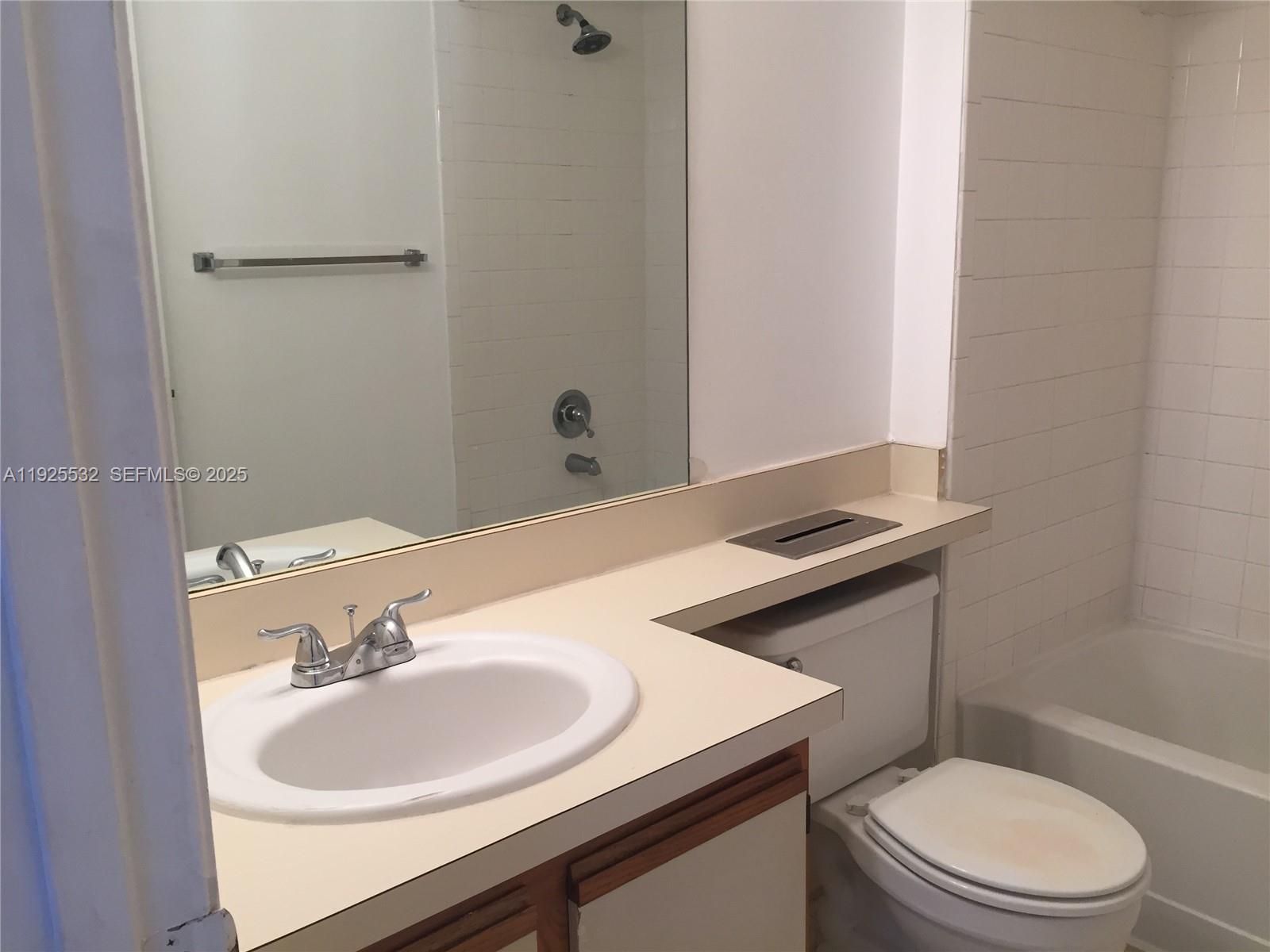 SUMMERBREEZE CONDO - Residential Lease