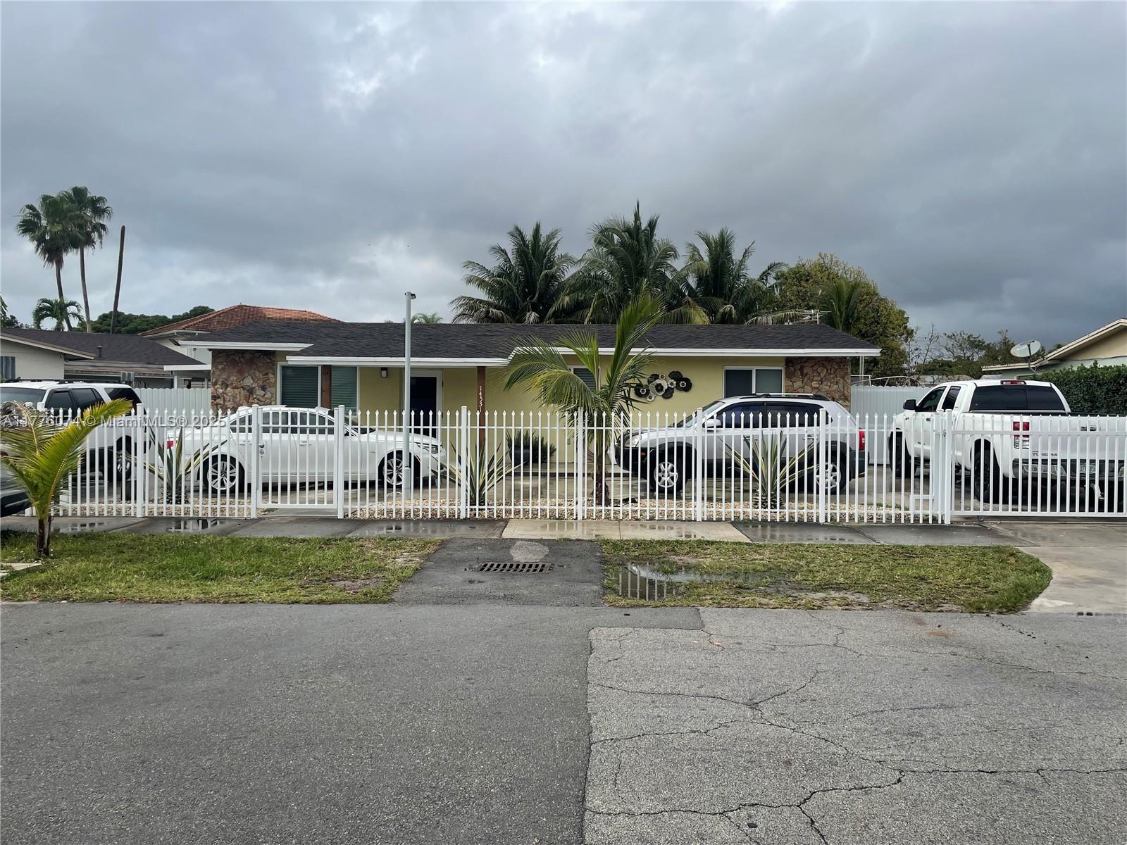 Property for Sale at 14531 Sw 294th St, Homestead, Miami-Dade County, Florida - Bedrooms: 3 
Bathrooms: 2  - $480,000