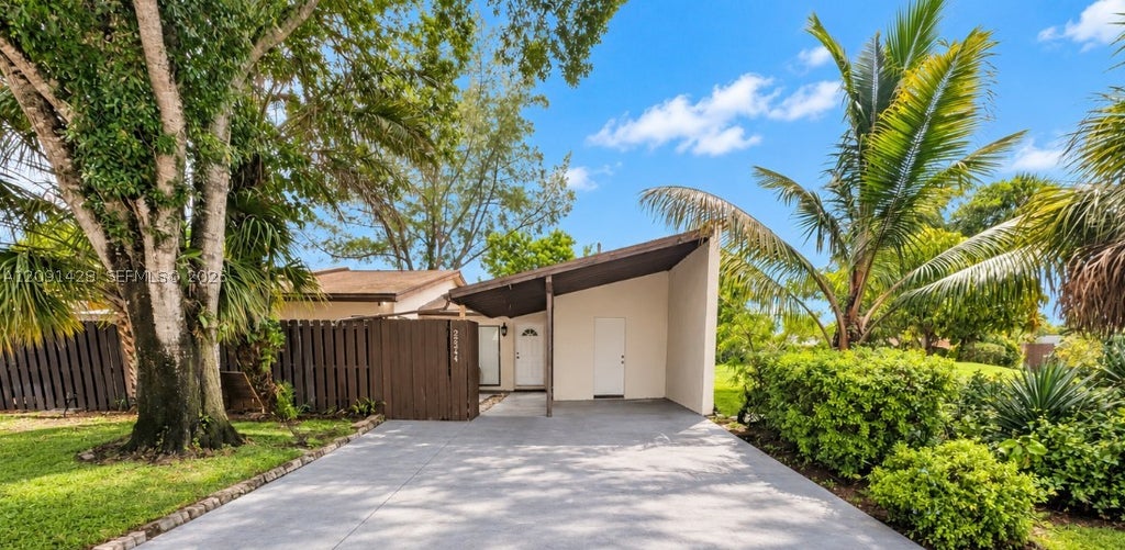 Photo of 22344 Palomita Dr #22344, Boca Raton, FL 33428 (MLS # A12091428)