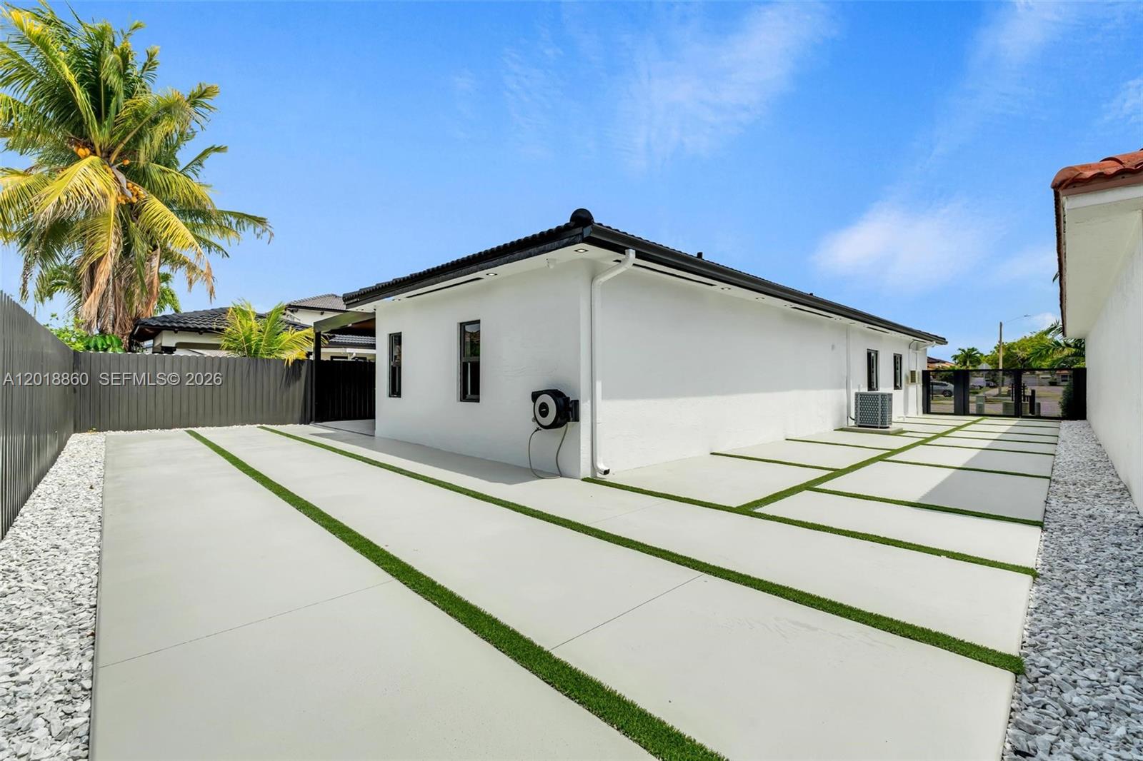 WEST LAKES GARDENS 1ST AD - Residential