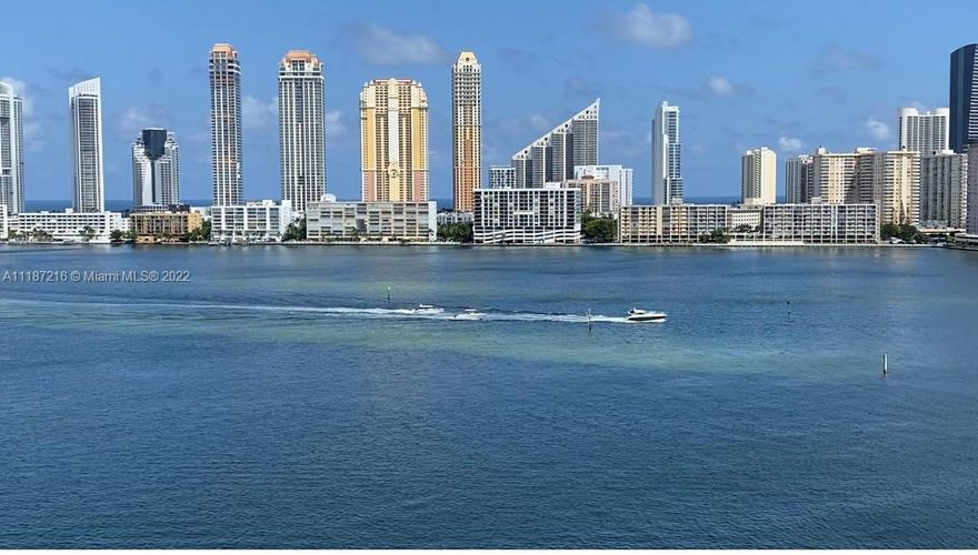 LOOKING TO RENOVATE AND MAKE IT YOUR OWN? COME SEE THIS INCREDIBLE UNIT WITH VIEWS TO THE OCEAN, INTRACOASTAL, & CITY , GLASS BALCONIES, DESIRED FLOOR PLAN WITH ABILITY TO CONVERT TO A 4TH FULL BEDROOM & BATH. ENJOY THE RENOVATED POOL AREA WITH CABANA COVERED LOUNGE AREAS, HOT TUB, SUMMER KITCHEN/ BBQ AREA.  BUILDING IS PET FRIENDLY UP TO 25 LBS. LIVE IN PRESTIGIOUS WILLIAMS ISLAND WITH FULL AMENITIES: 24 HR SECURITY & VALET, POOL, 27,000 sq ft GYM AND SPA, HAIR SALON, MARINA, 3 RESTAURANTS, KIDS PLAYGROUND, DOGGIE PARK, COMPLIMENTARY SHUTTLE SERVICE, HI TECH SECURITY, WALKING/RUNNING TRAIL, CONCIERGE, WALK TO SYNAGOGUES, SHOPS & RESTAURANTS. A+ SCHOOLS.