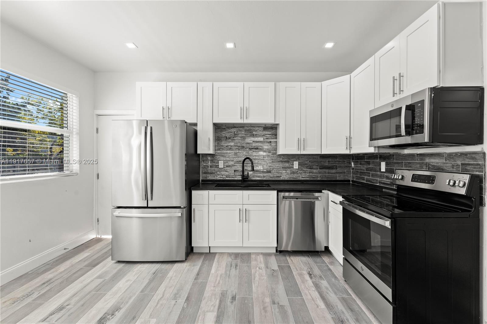 COLLEGE PARK - Residential Income