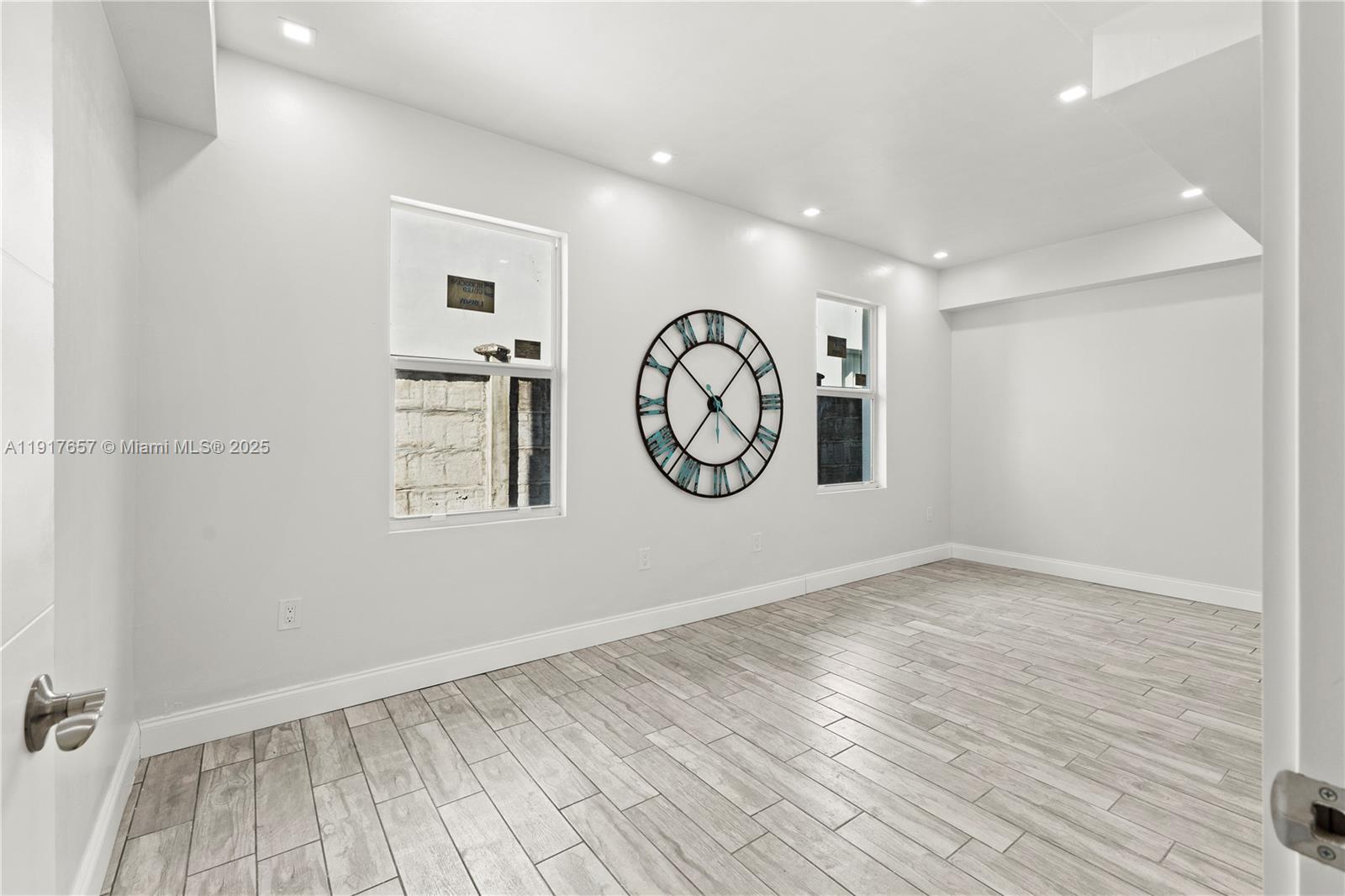 COLLEGE PARK - Residential Income