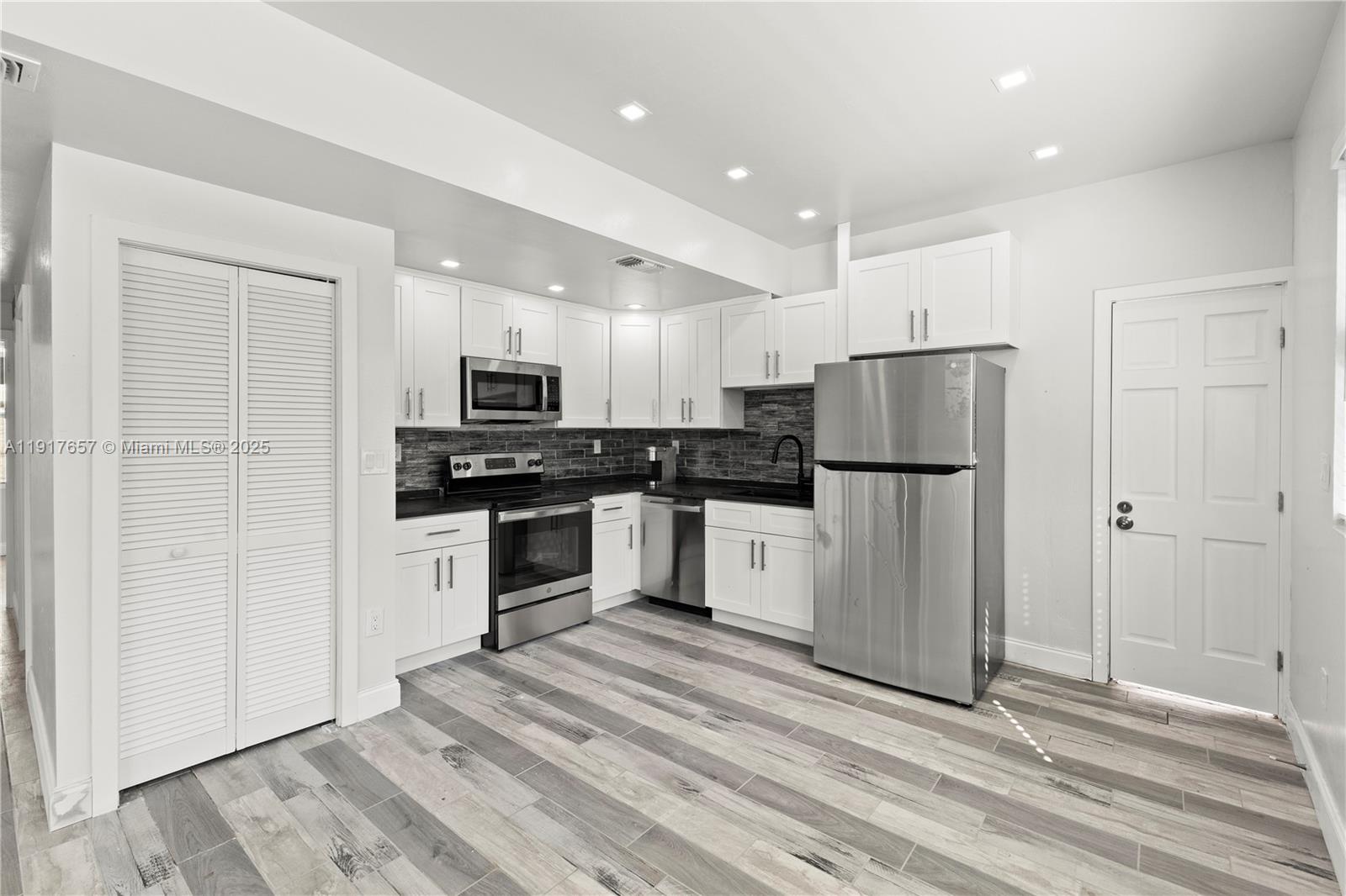 COLLEGE PARK - Residential Income