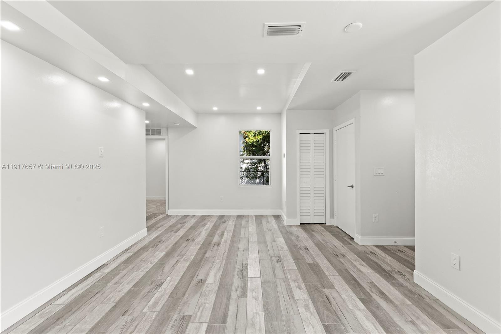 COLLEGE PARK - Residential Income