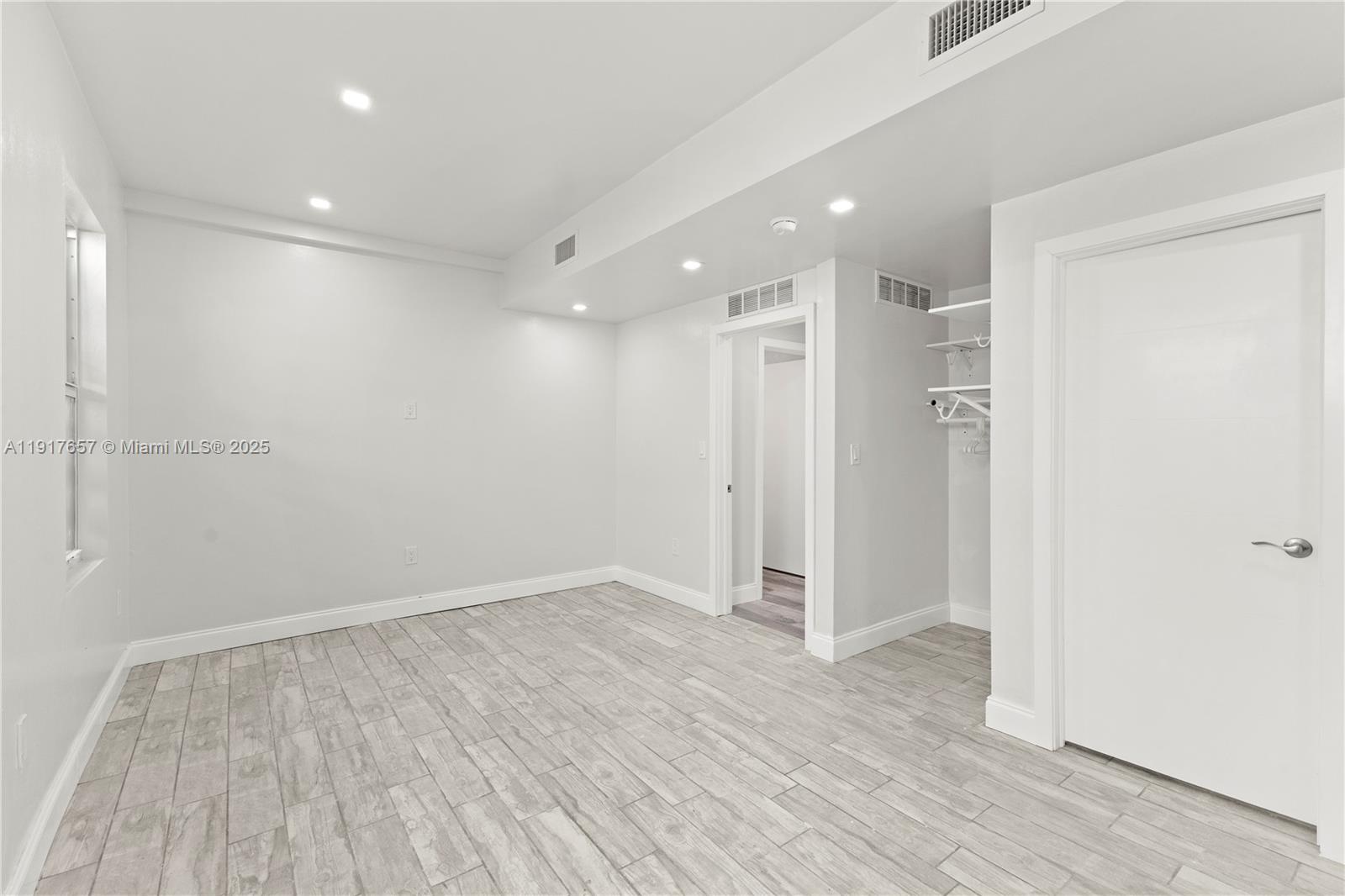 COLLEGE PARK - Residential Income