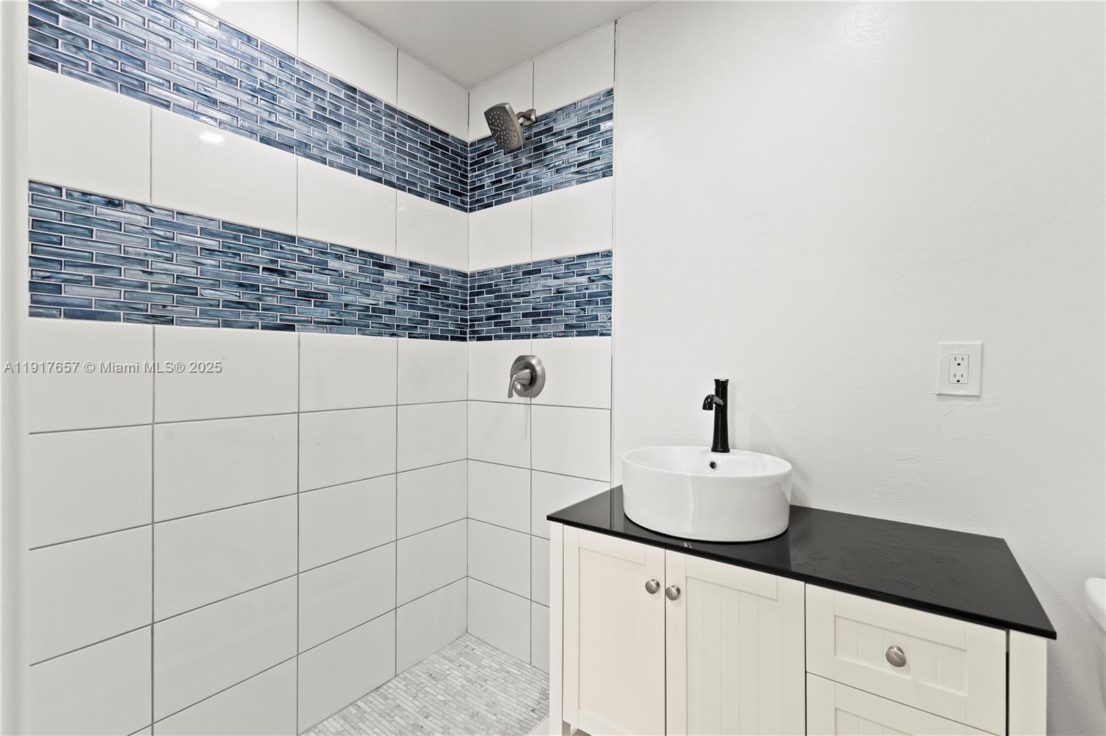 COLLEGE PARK - Residential Income