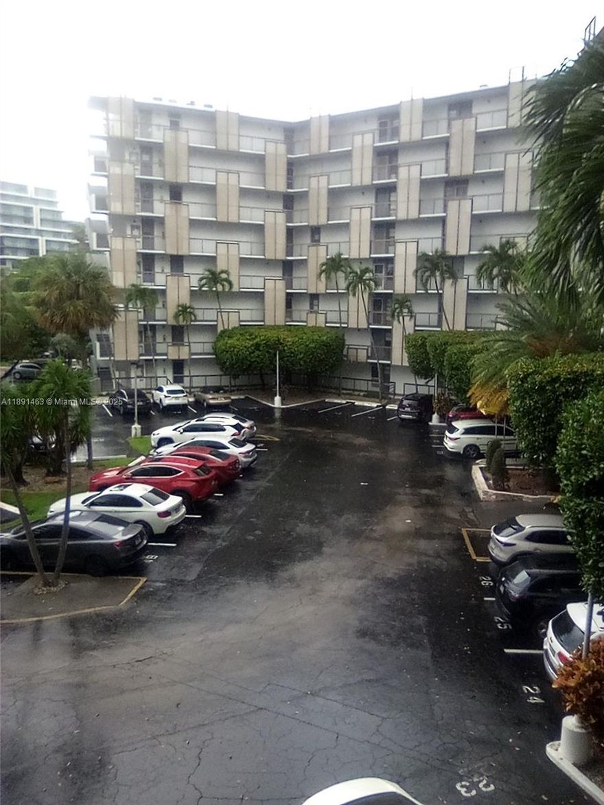 Luxurious, 1 bedroom 1-1/2 bath in the heart of Aventura. If you love luxury living, this is the perfect apartment for you.
Walking distance from adventurer mall. This unit is every buyer's dream come true. It has natural lighting throughout. The bedroom is extremely spacious, if you feel like living in a elegant hotel, this unit will satisfy your desire. Minutes away from beaches, major highway, house of worship, aventure mall and aventura hospital.
One person has to be 55 years or older. Appointments only, 24 hours notice.