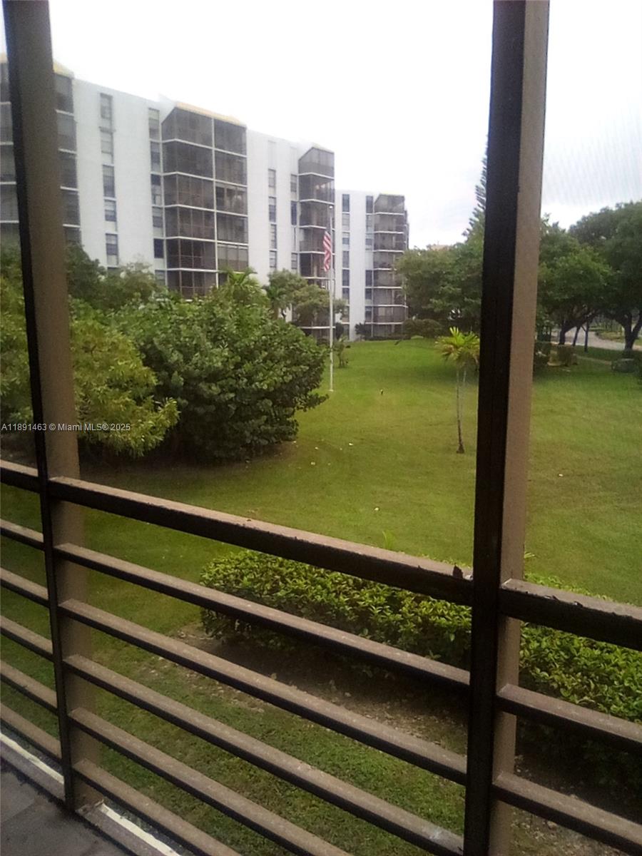 BISCAYA IV CONDO - Residential