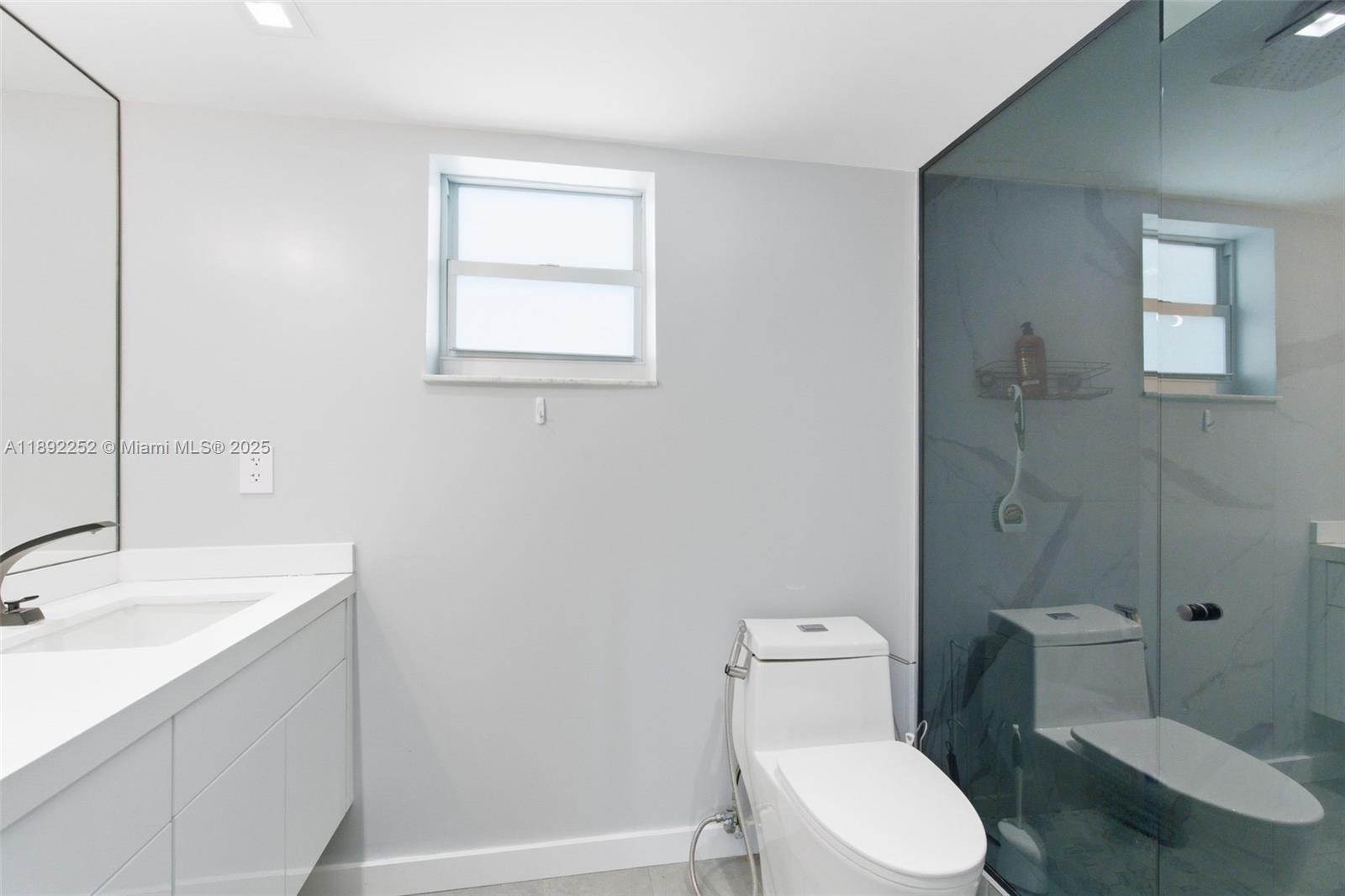 PARADISE PLAZA CONDO - Residential Lease