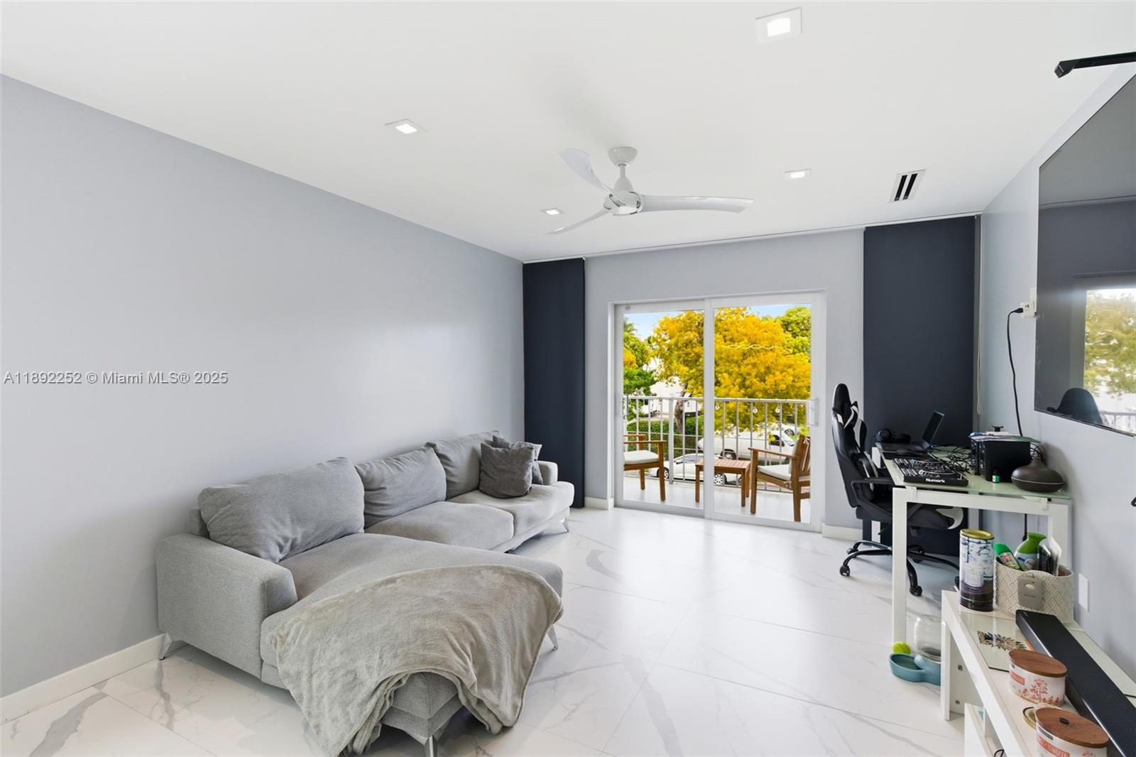 PARADISE PLAZA CONDO - Residential Lease