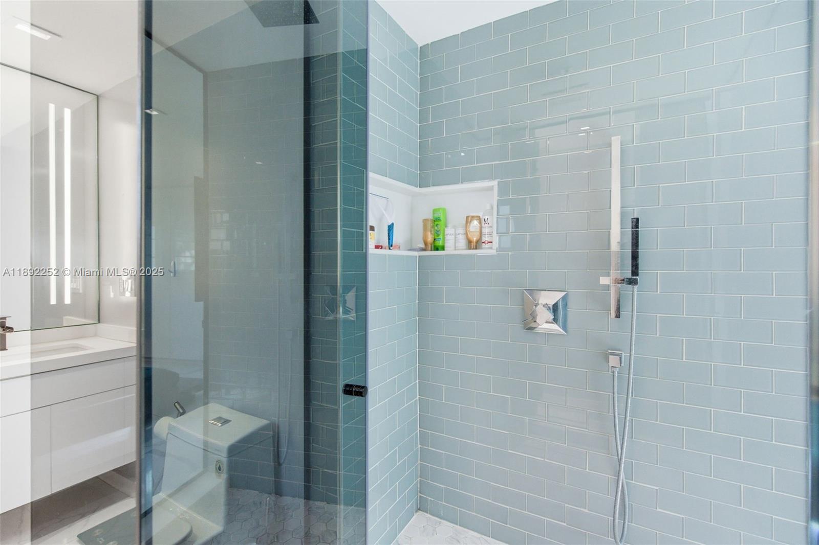 PARADISE PLAZA CONDO - Residential Lease