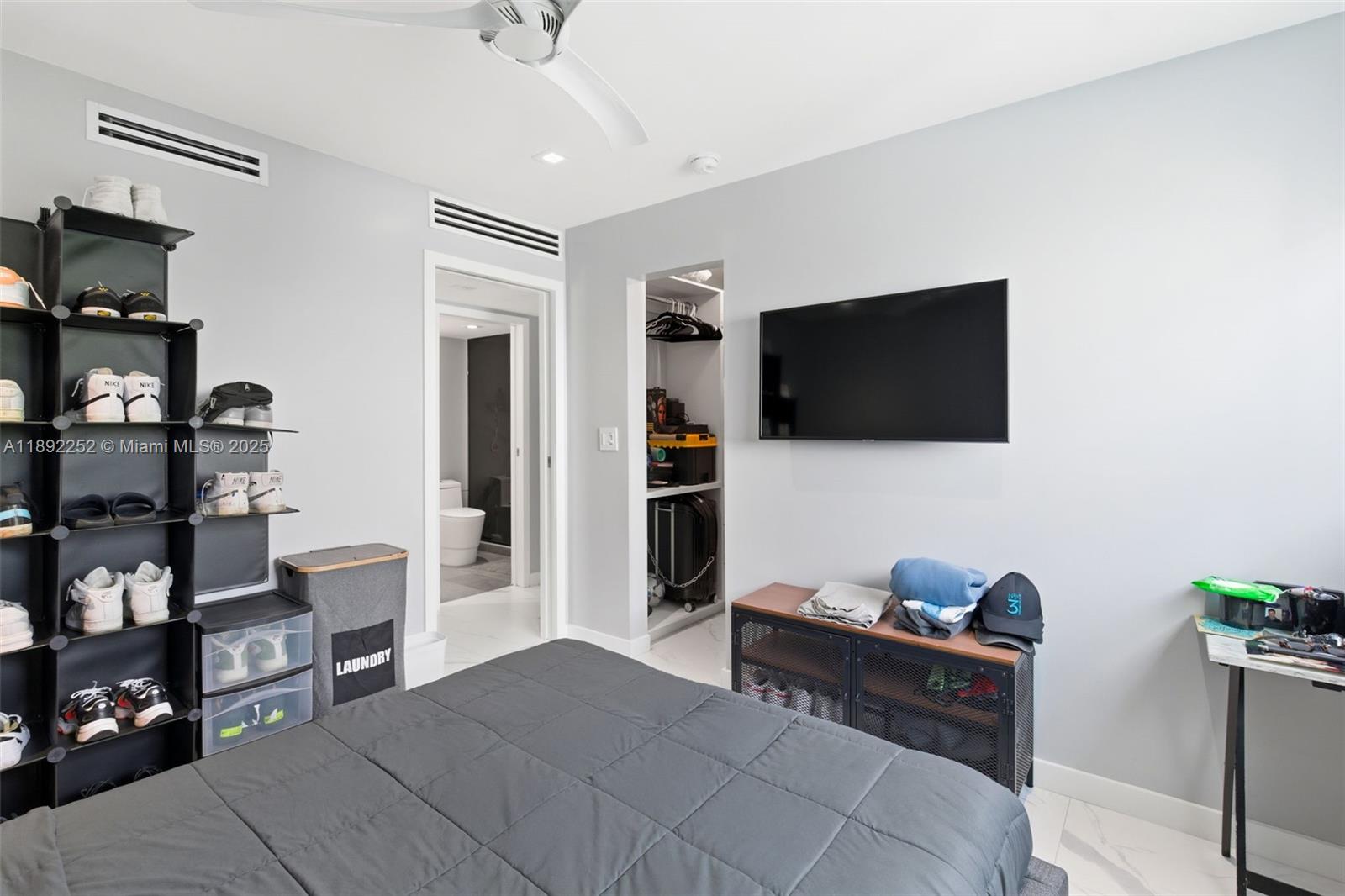 PARADISE PLAZA CONDO - Residential Lease