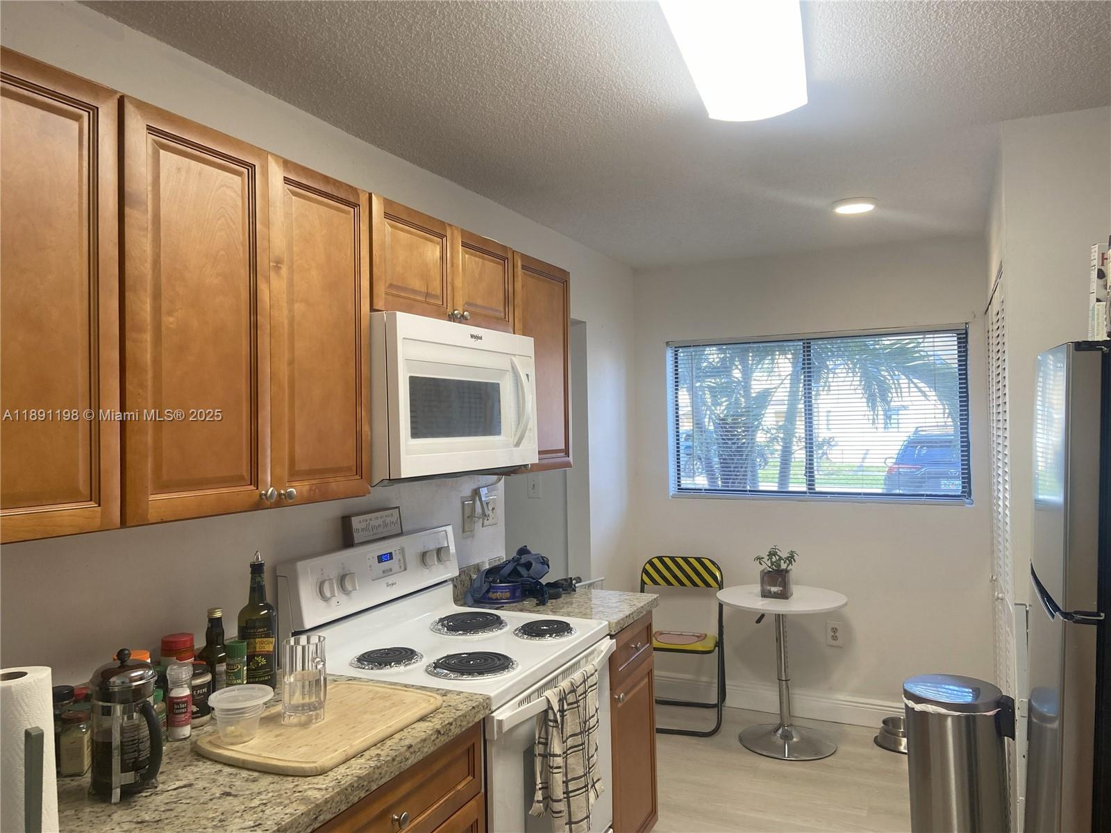 PALMS OF PEMBROKE CONDO - Residential Lease