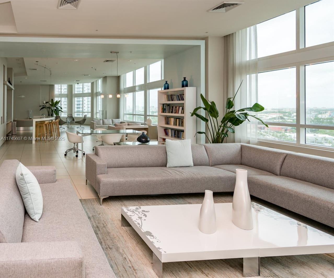 QUANTUM ON THE BAY CONDO - Residential