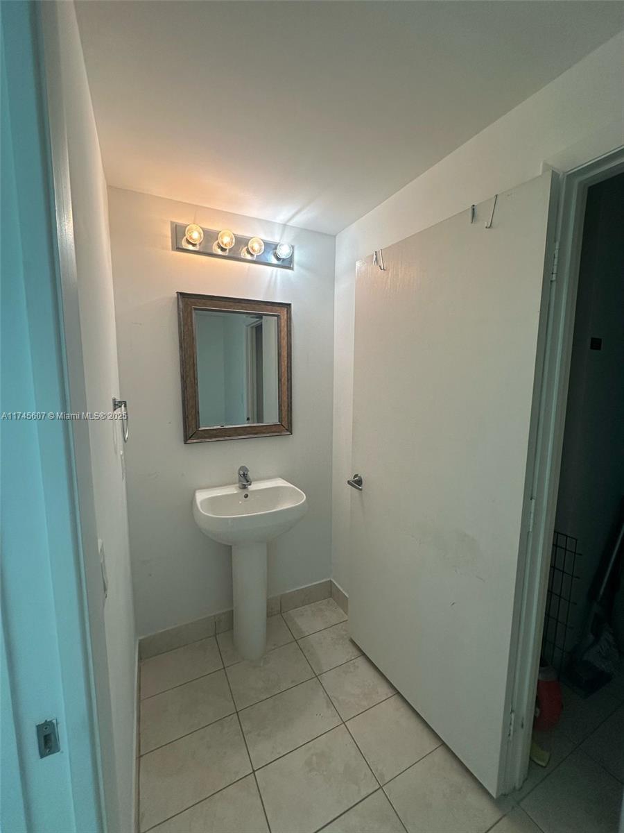 QUANTUM ON THE BAY CONDO - Residential