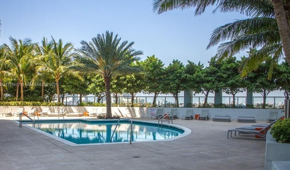 1900 N Bayshore Dr 5006