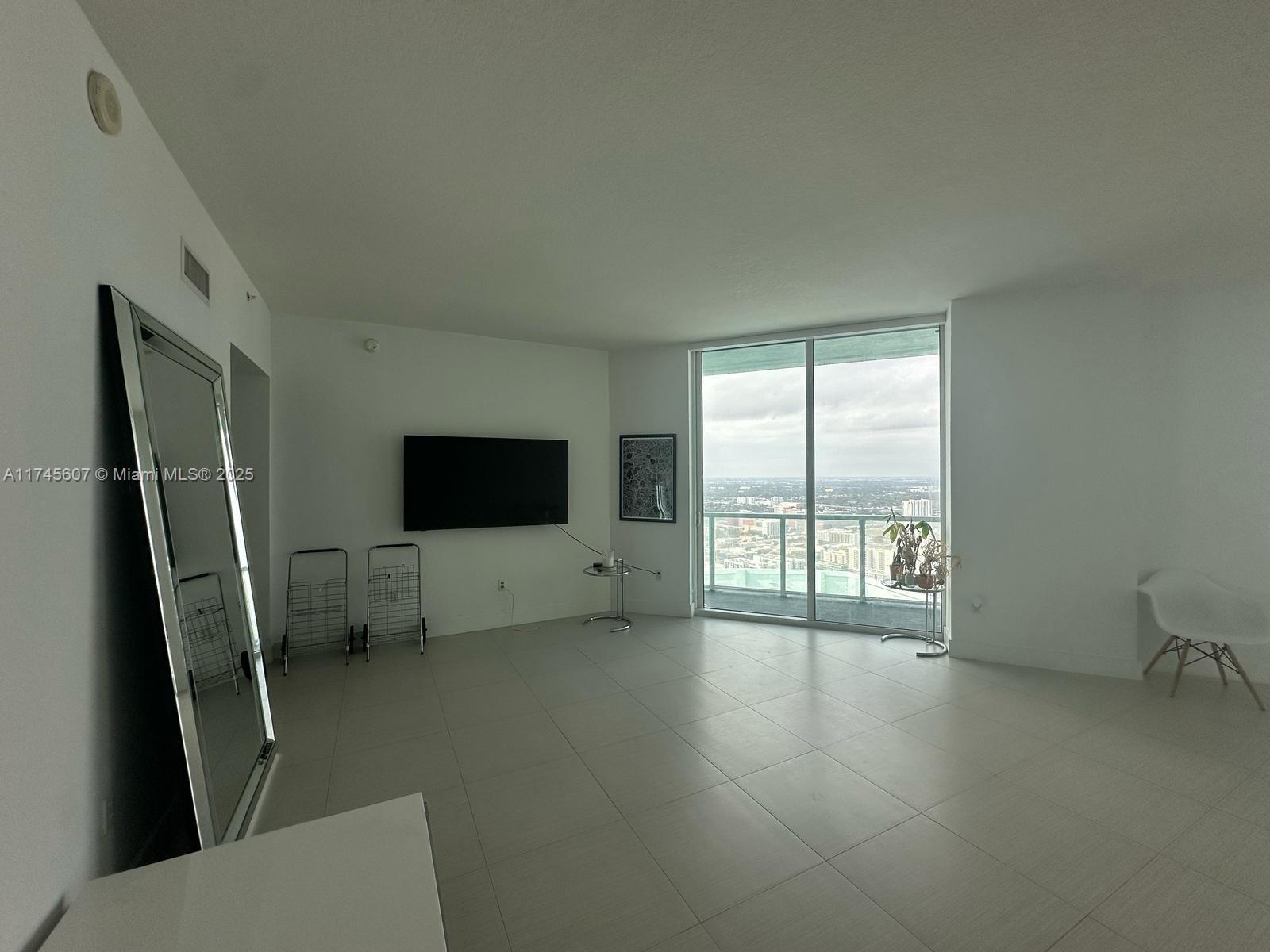 QUANTUM ON THE BAY CONDO - Residential