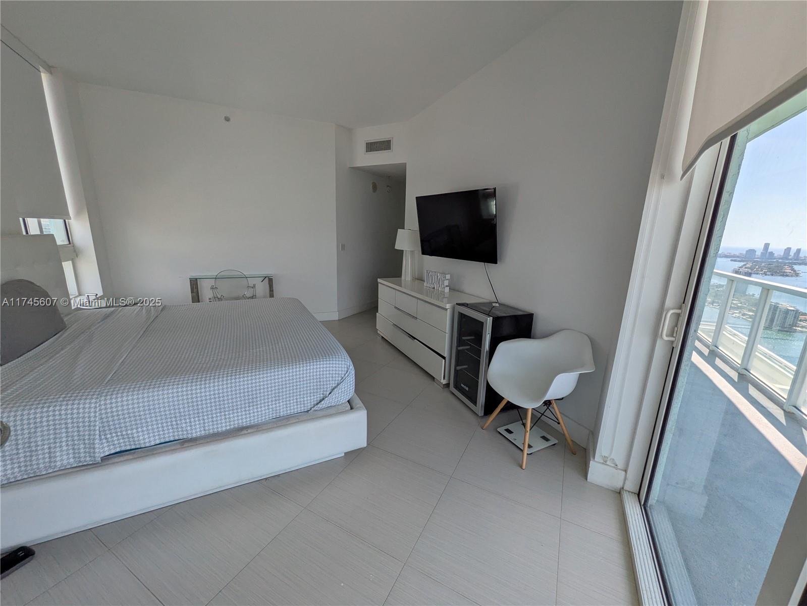 QUANTUM ON THE BAY CONDO - Residential