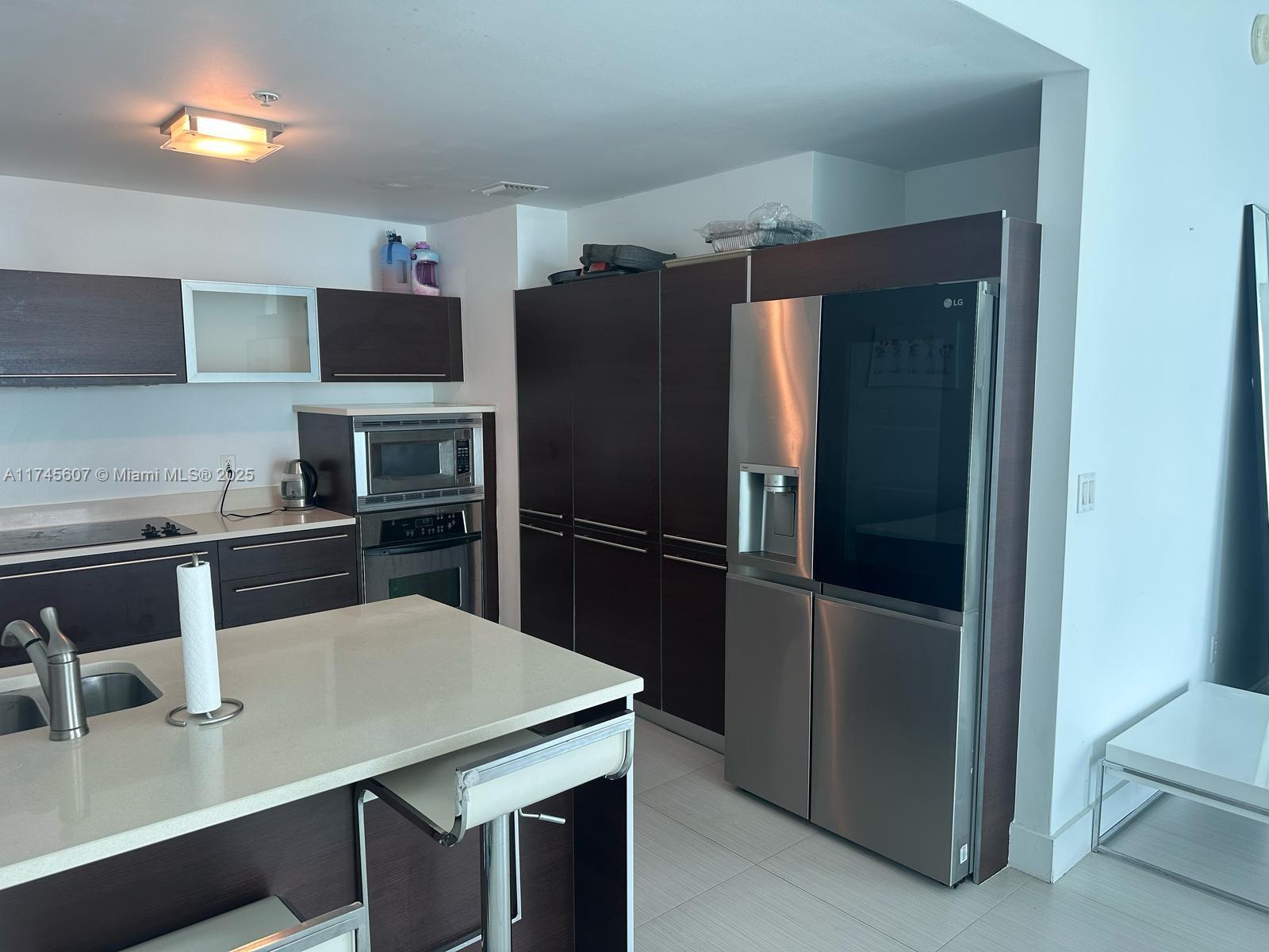 QUANTUM ON THE BAY CONDO - Residential