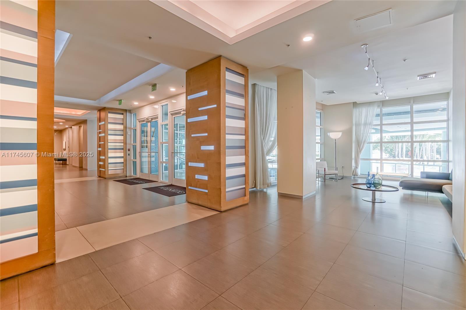 1900 N Bayshore Dr 5006