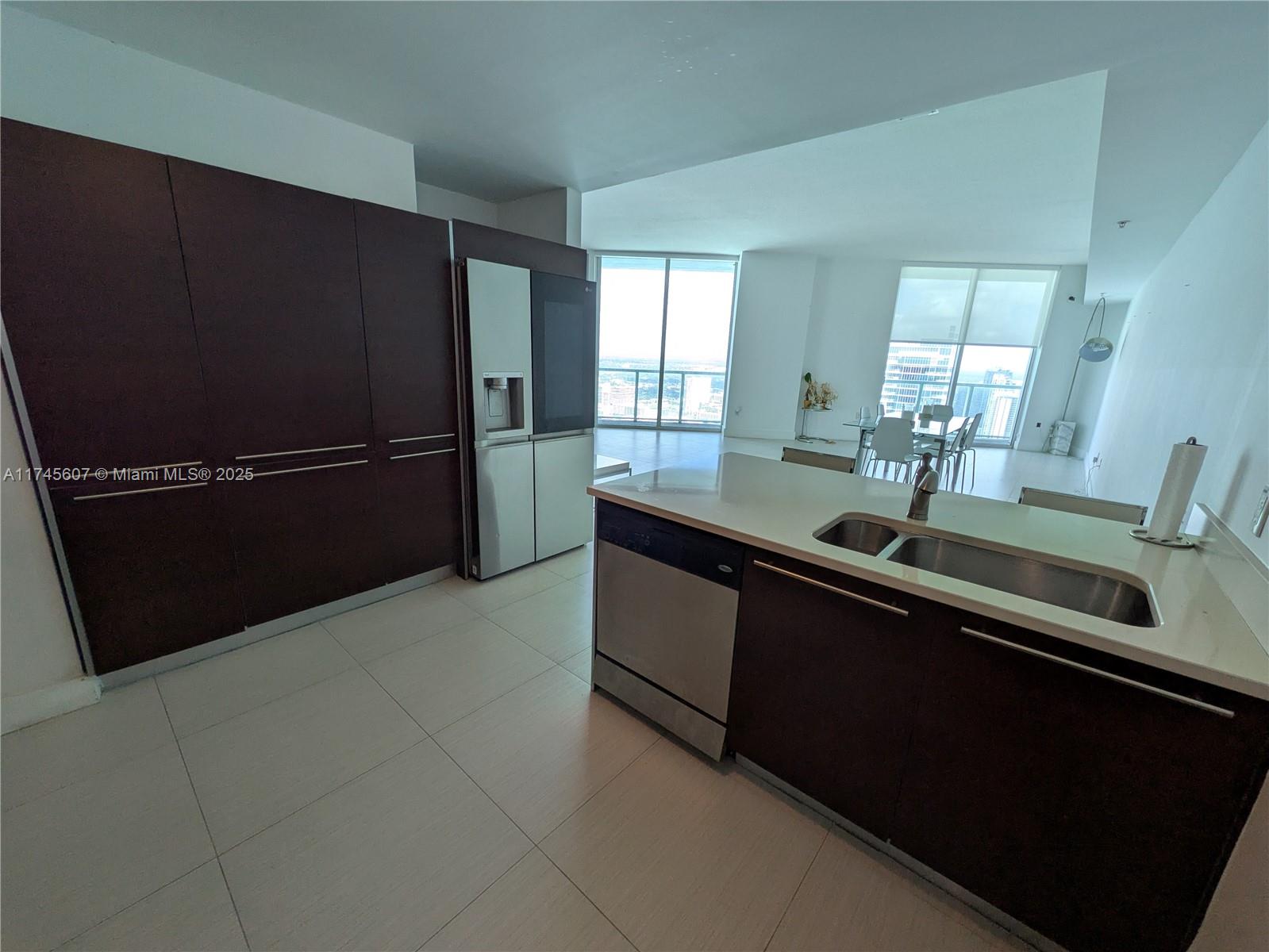 QUANTUM ON THE BAY CONDO - Residential