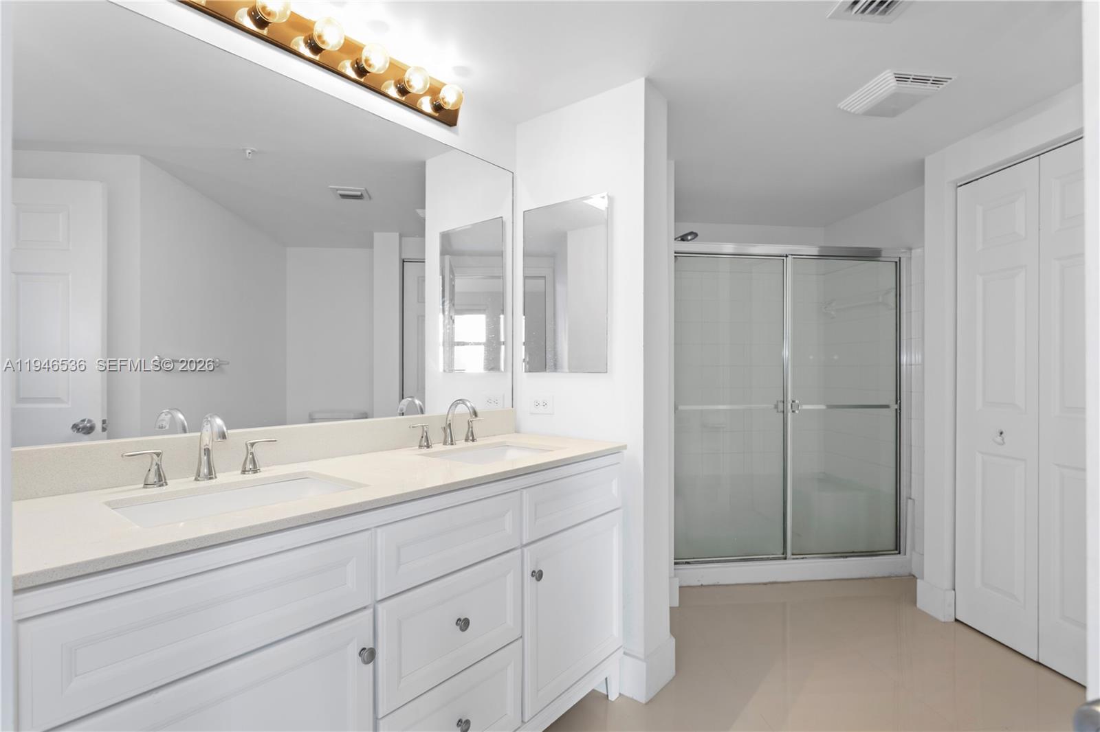 PORTO BELLAGIO CONDO - Residential