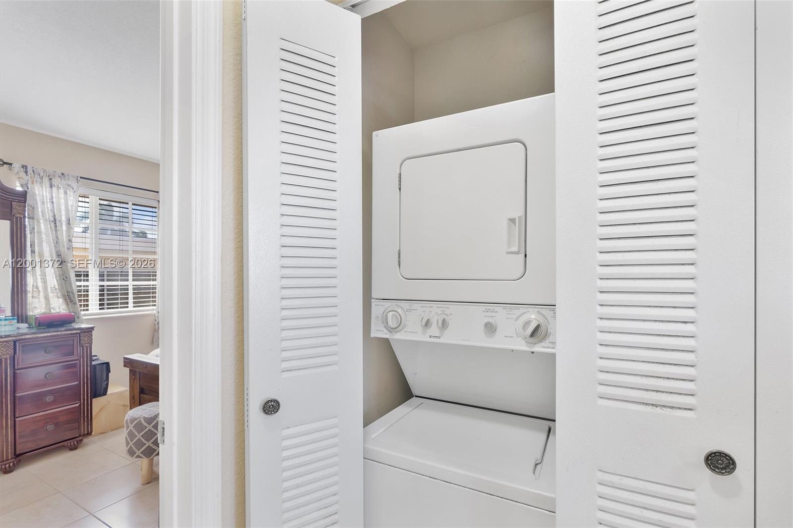 AQUA VISTA TOWNHOMES COND - Residential