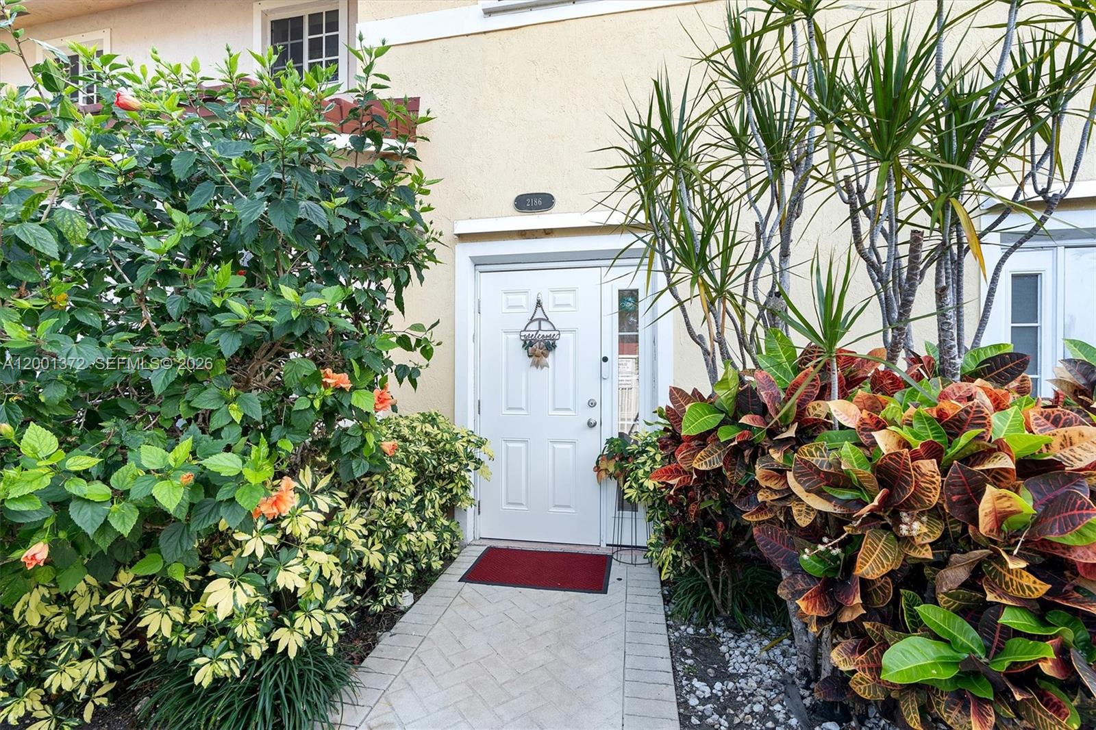 AQUA VISTA TOWNHOMES COND - Residential