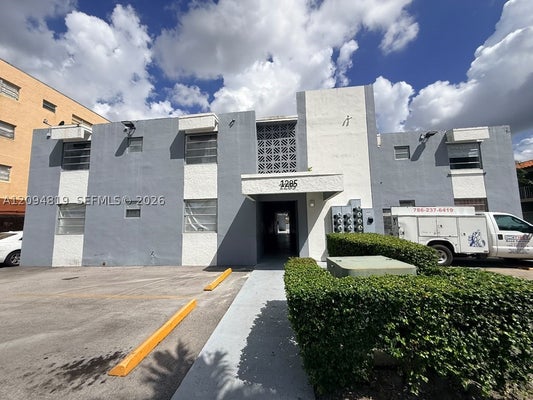 1285 W 26TH PL APT 205, HIALEAH, FL 33010 - Image 850f28eded13cc9050ebcf9b2d00d8df/4107649260