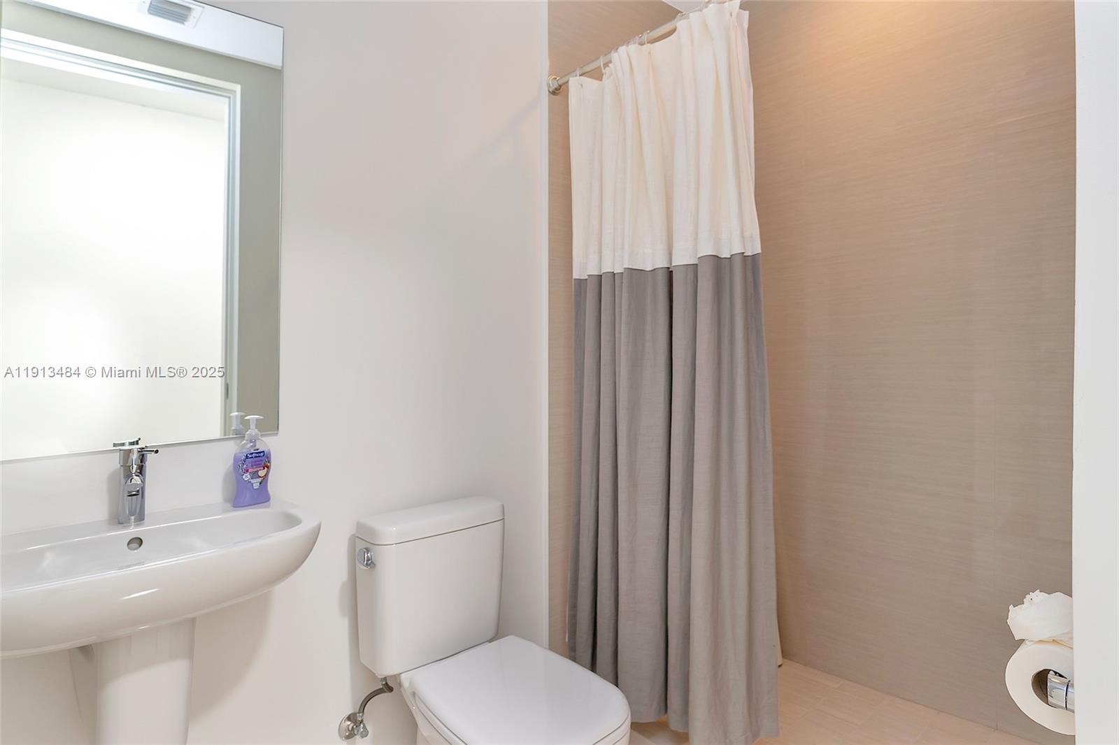 ECHO CONDO - Residential Lease