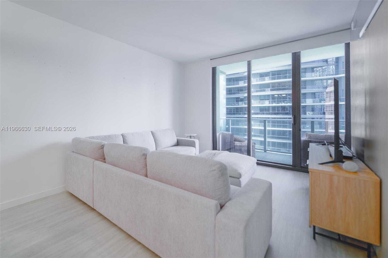 1010 Brickell Ave 3608