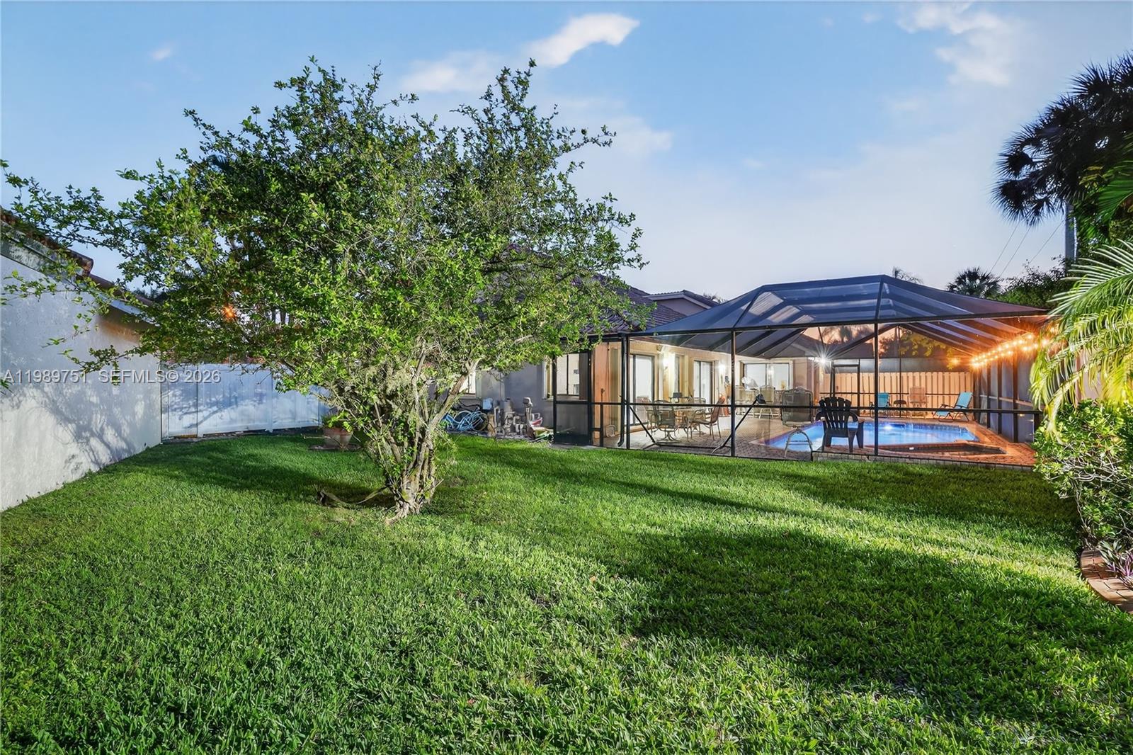 PEMBROKE LAKES SOUTH - Residential