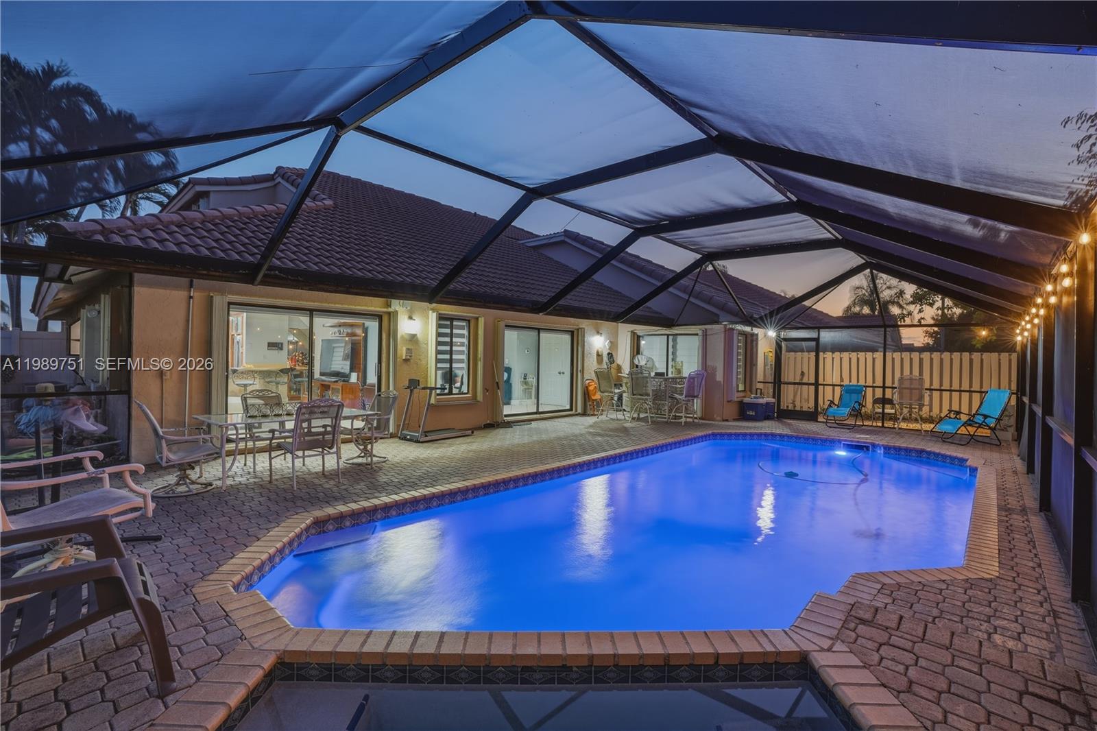 PEMBROKE LAKES SOUTH - Residential