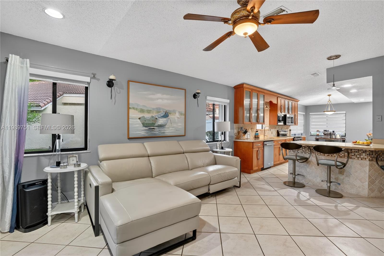 PEMBROKE LAKES SOUTH - Residential