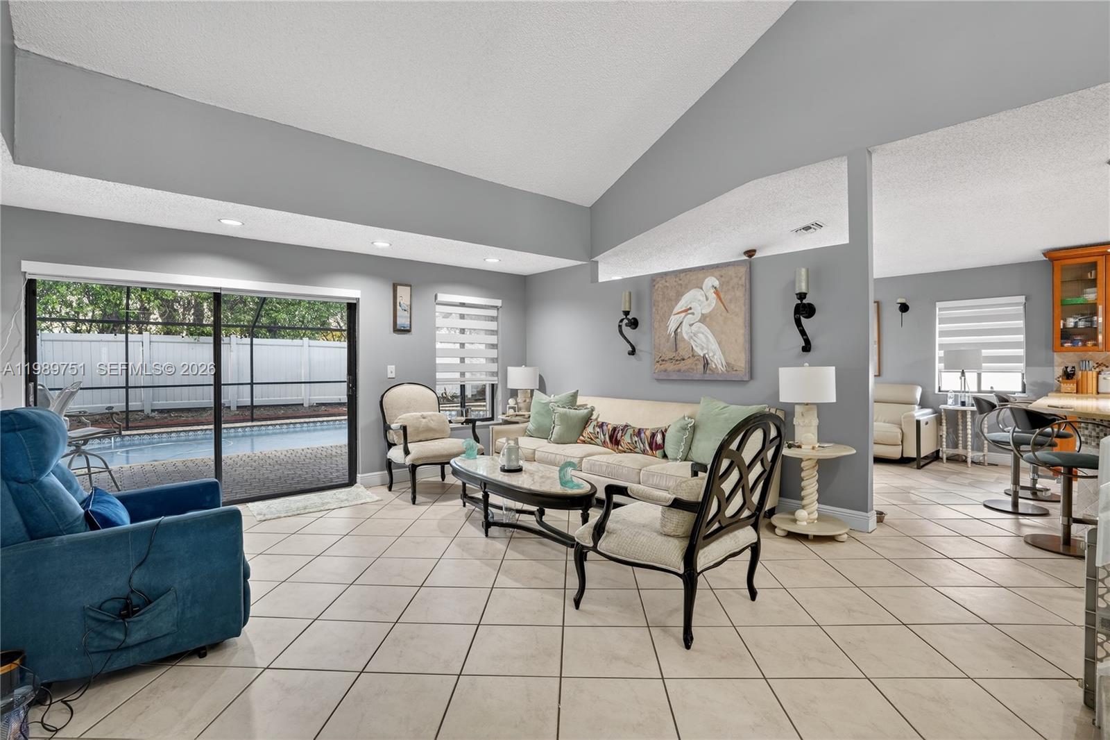 PEMBROKE LAKES SOUTH - Residential