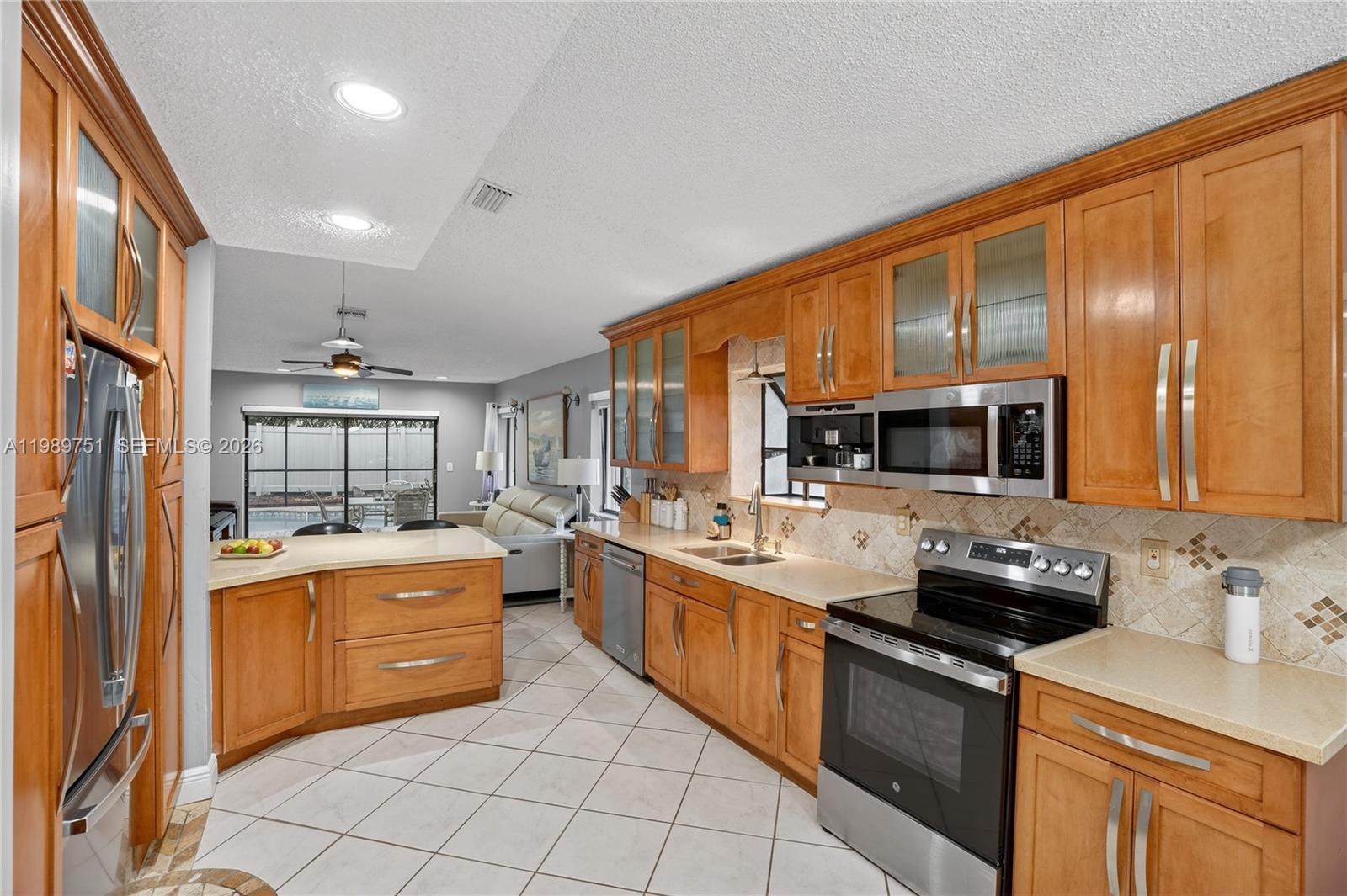 PEMBROKE LAKES SOUTH - Residential