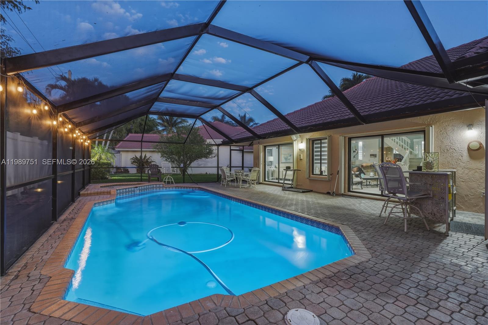 PEMBROKE LAKES SOUTH - Residential