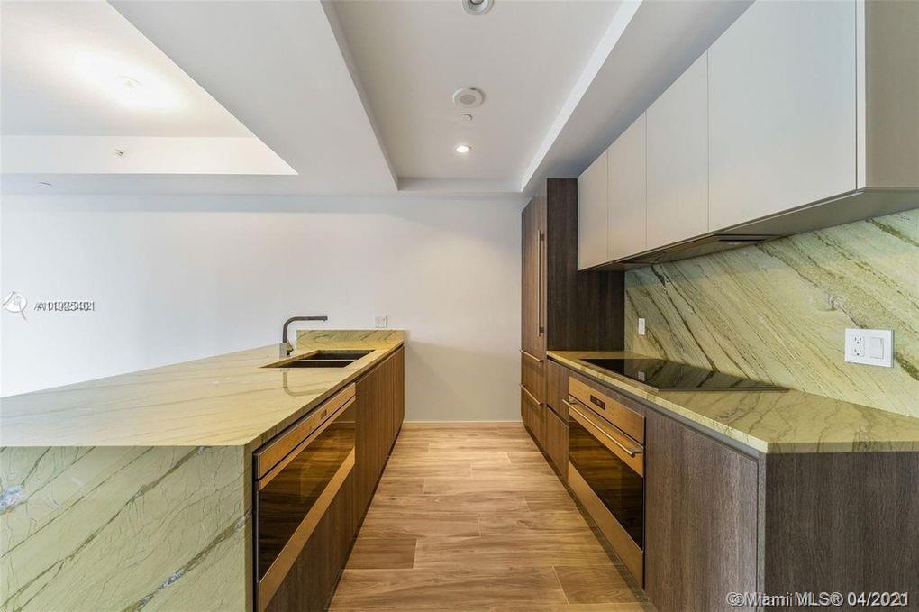 801 SMA RESIDENCES CONDO - Residential