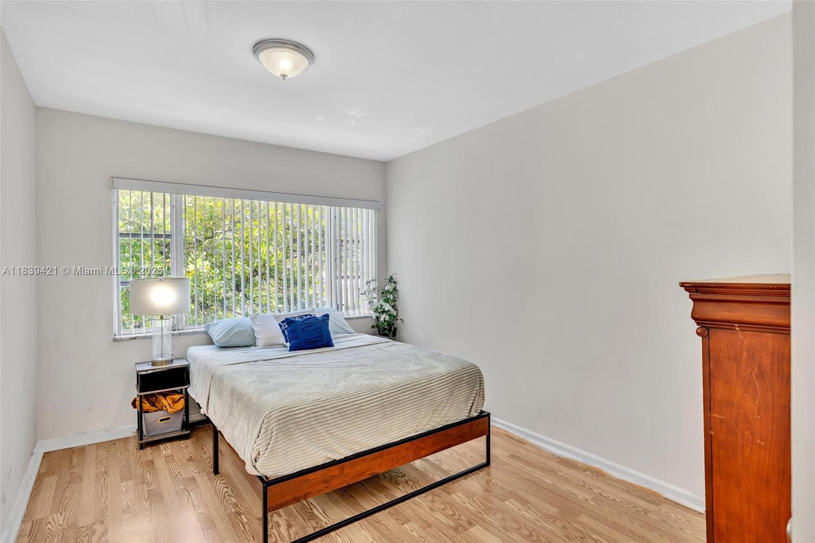 IMPERIAL POINT GARDENS CO - Residential