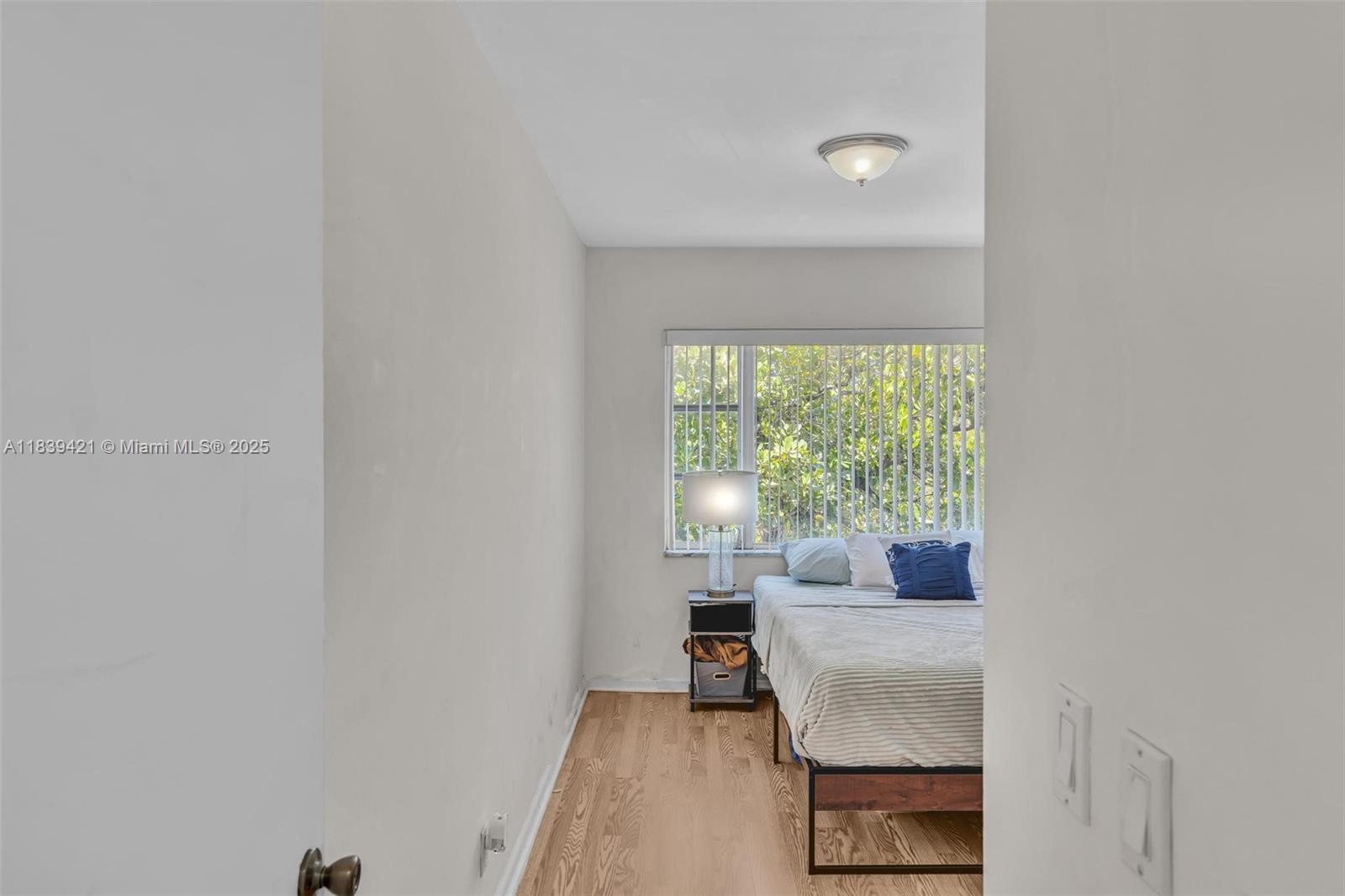 IMPERIAL POINT GARDENS CO - Residential