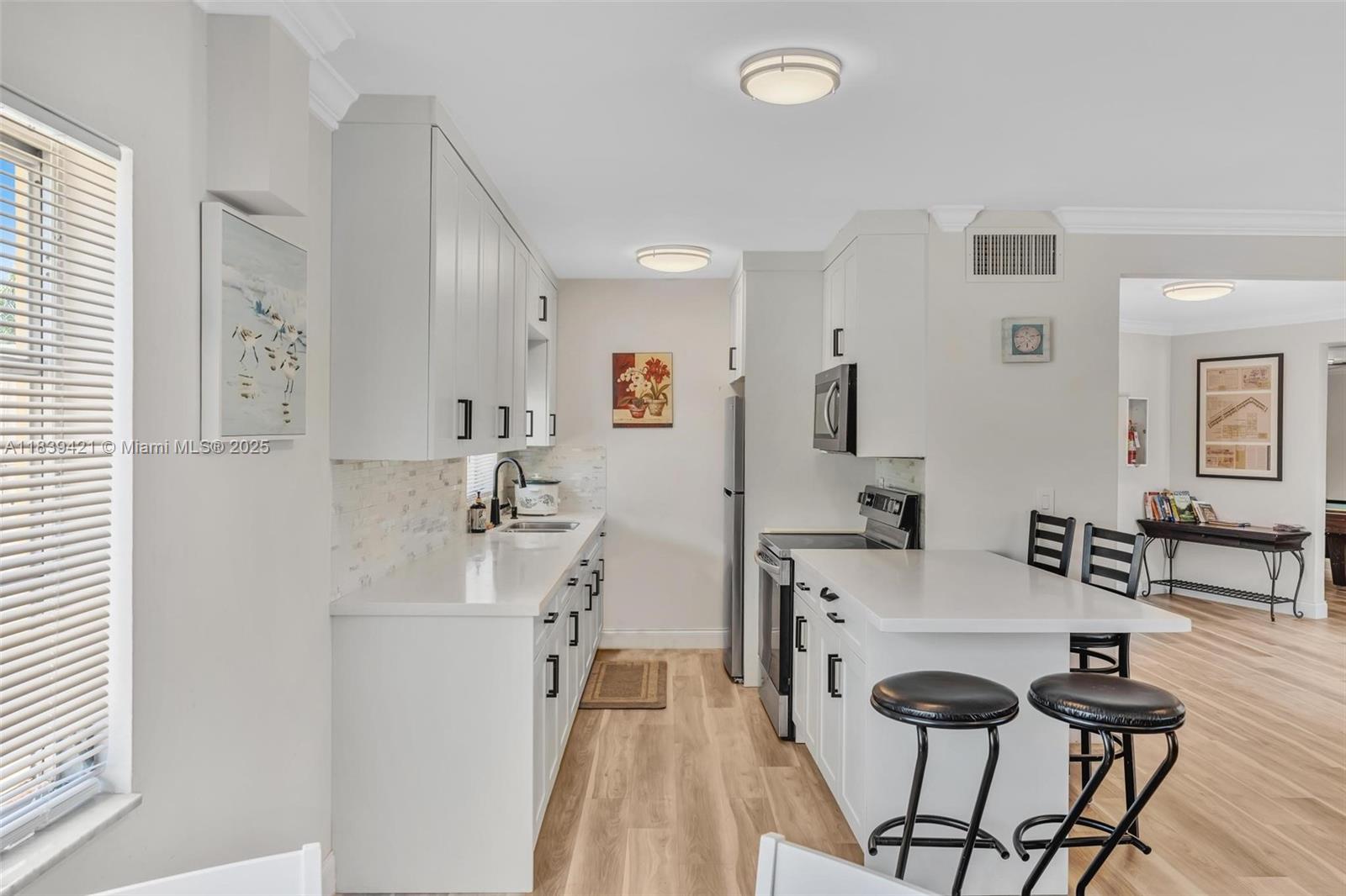 IMPERIAL POINT GARDENS CO - Residential