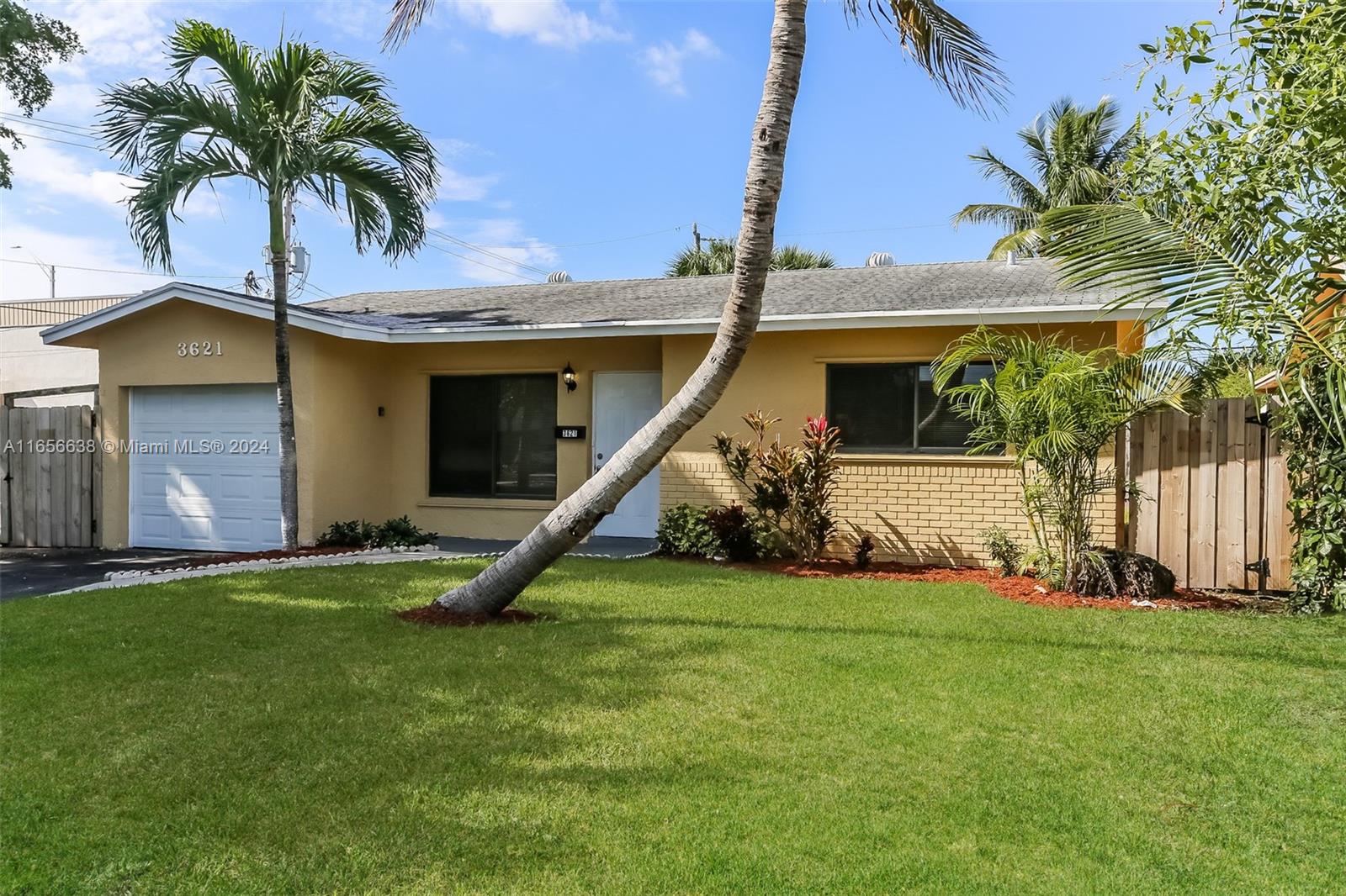 Enjoy this gorgeous home featuring living and entertainment space. This adorable home offers 2 bedroom and 2 bathroom home with laminate and tile type flooring. Home has 1 attached car garage space. The modern kitchen is equipped with modern appliances and offers updated cabinets with plenty of storage space. The beautiful patio offers plenty of open space for enjoying gorgeous days outdoors. The private, fenced in backyard, is perfect for pets or for enjoying gorgeous days outdoors. This home won't last long. Apply today!
NOTE: Resident is responsible for installing their own washer & dryer. Move in dates are tentative and subject to change. All our homes convey in safe, clean & fully functional conditions. Prices and availability are subject to change at any time.